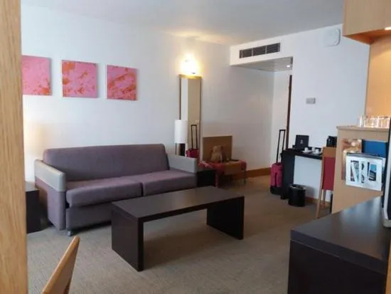 Living room in Novotel Setubal