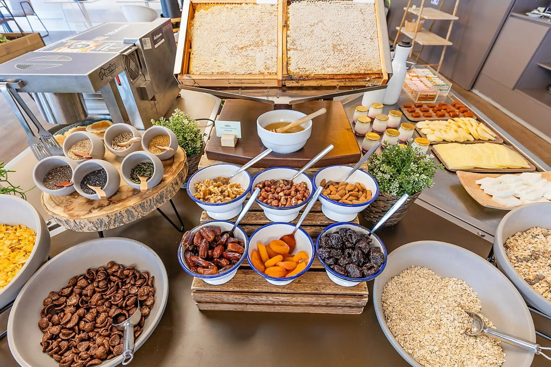 Buffet breakfast in Novotel Setubal