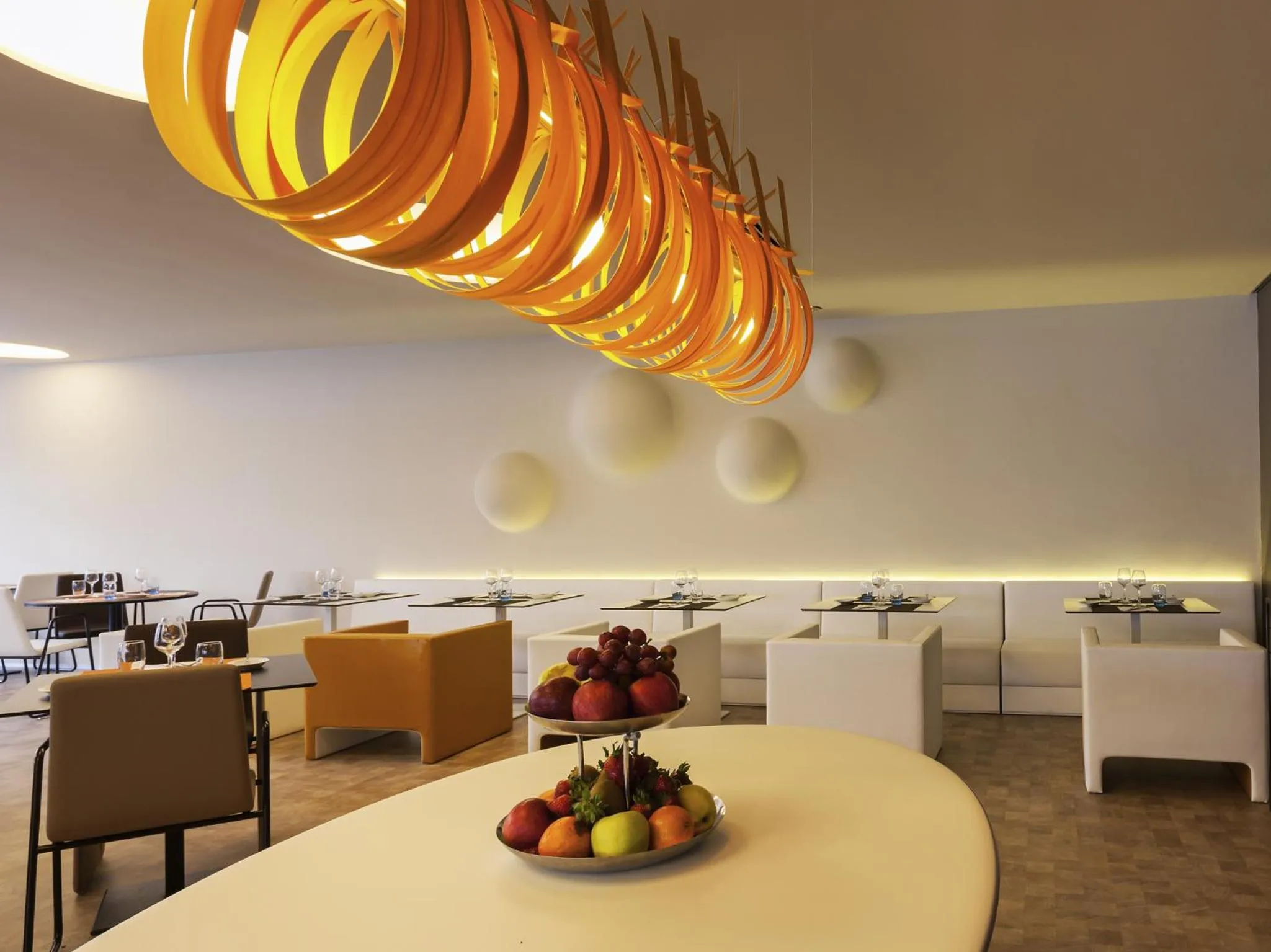 Restaurant/places to eat in Novotel Setubal