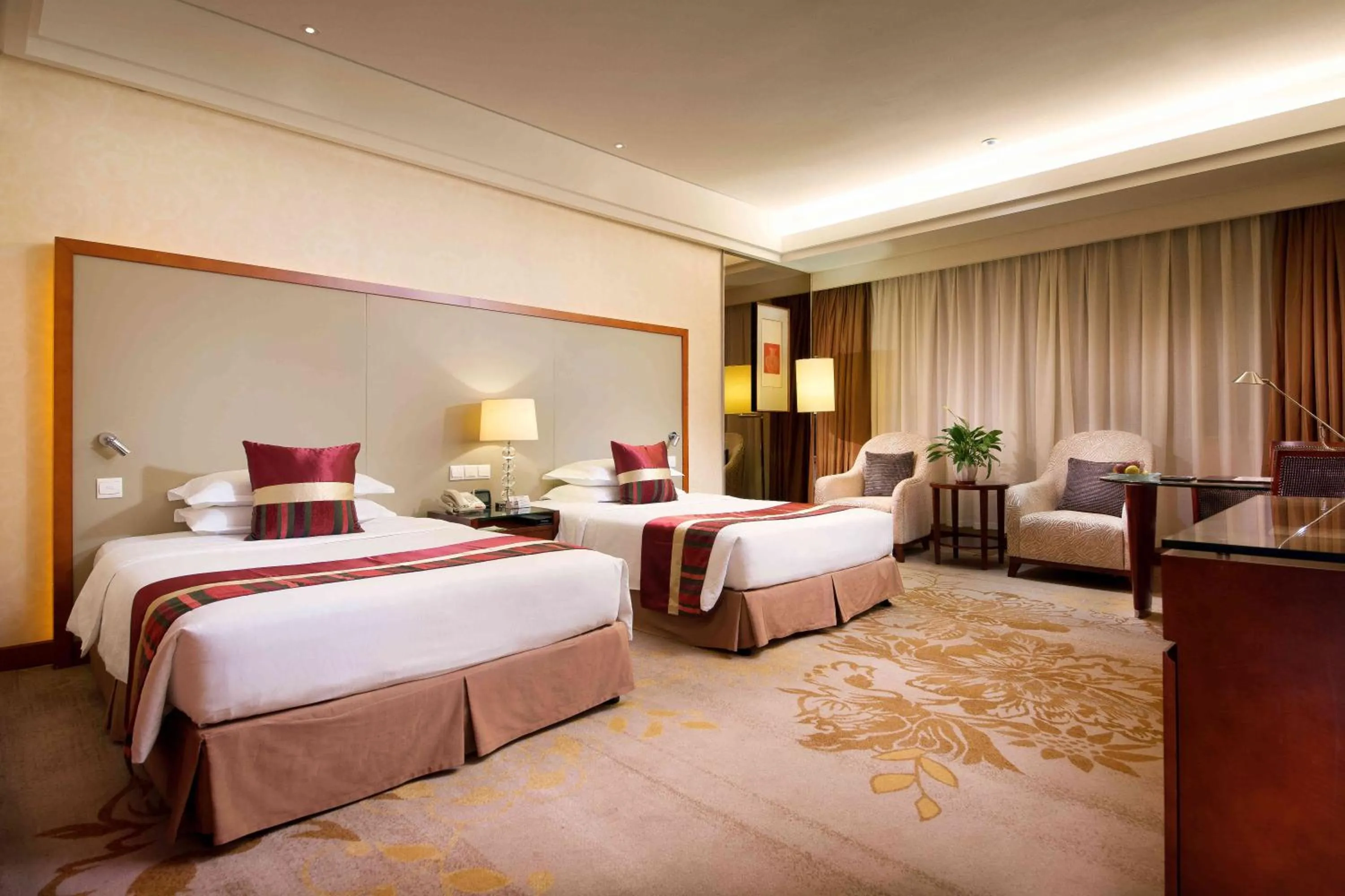 Bed in Shanghai Yuehua Hotel