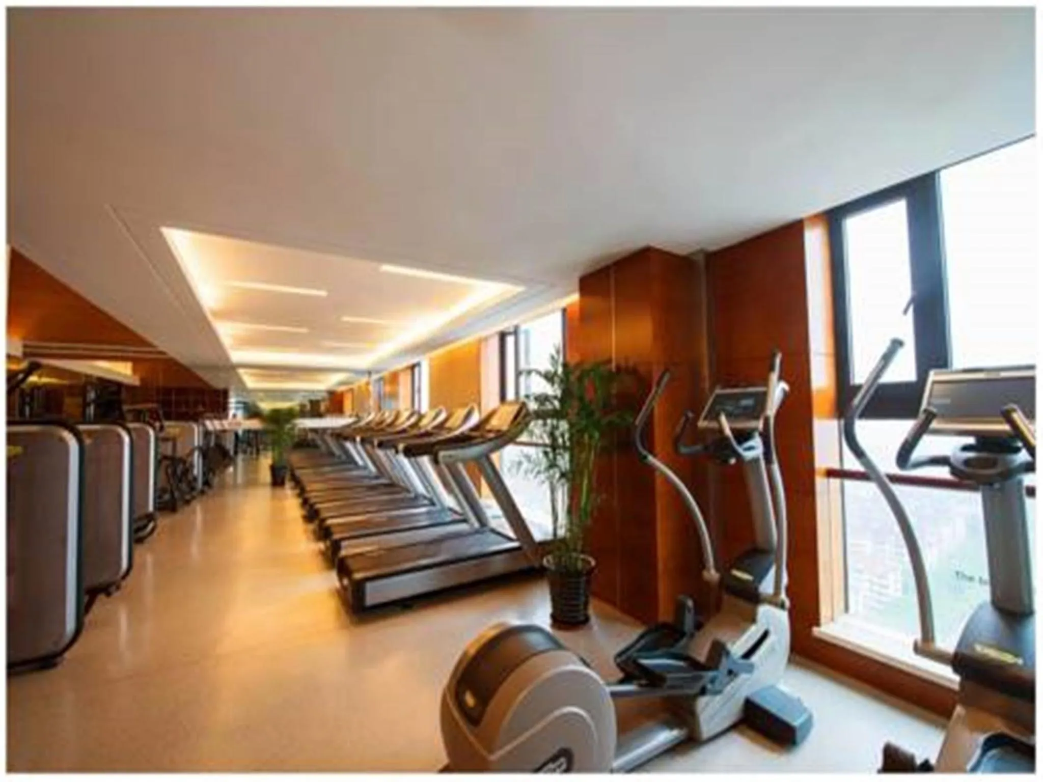 Fitness centre/facilities in Shanghai Yuehua Hotel