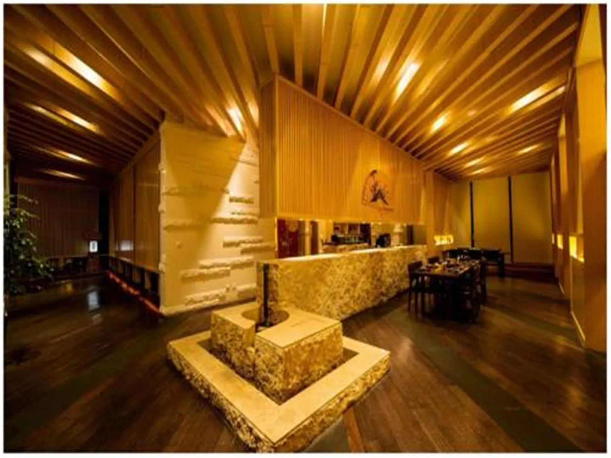 Decorative detail in Shanghai Yuehua Hotel