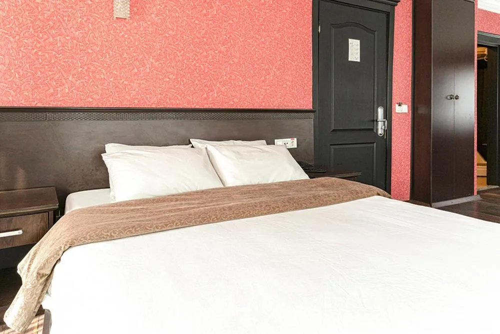 Photo of the whole room, Bed in Pamuk City Hotel