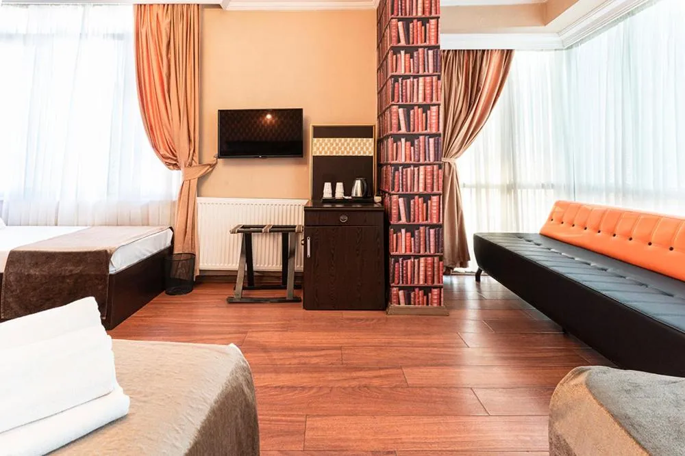 Photo of the whole room, Bed in Pamuk City Hotel