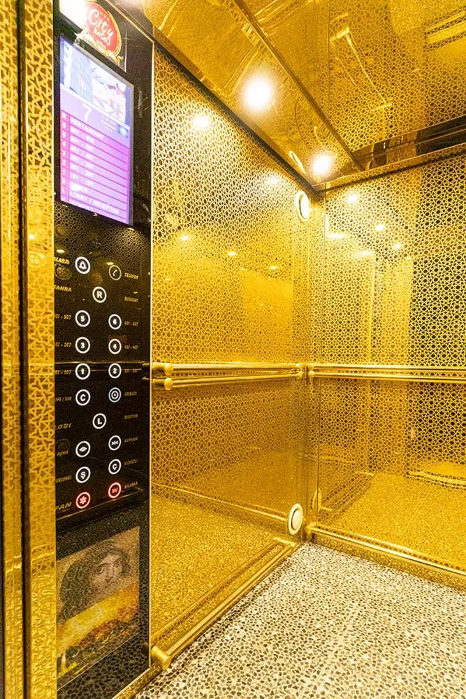 elevator in Pamuk City Hotel