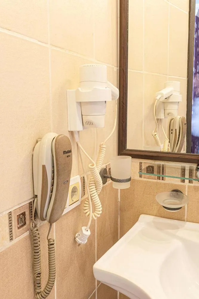 Bathroom in Pamuk City Hotel