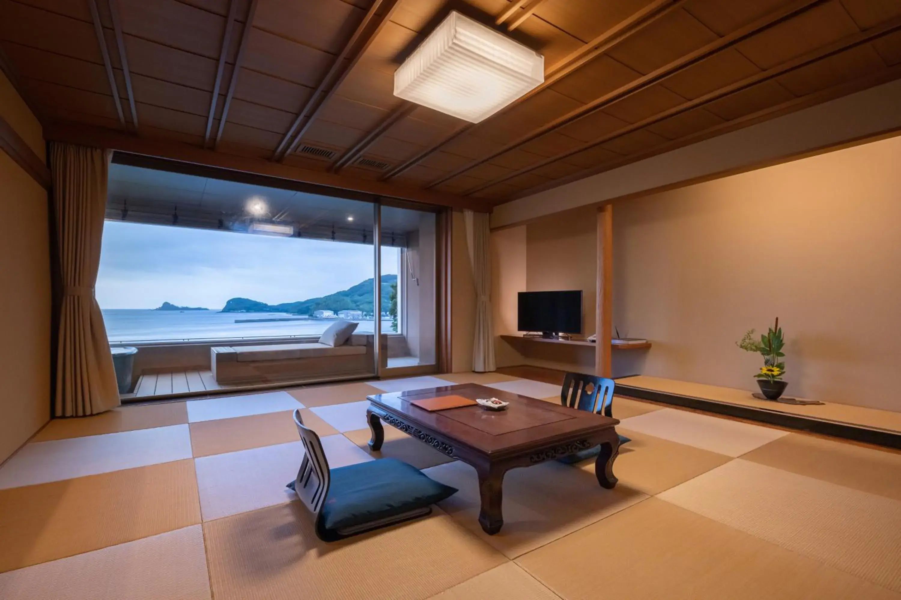 Corner Japanese-Style Room with Private Open-air Hot Spring in IKI RETREAT by Onko Chishin Corner Japanese-Style Room with Private Open-air Hot Spring in IKI RETREAT by Onko Chishin