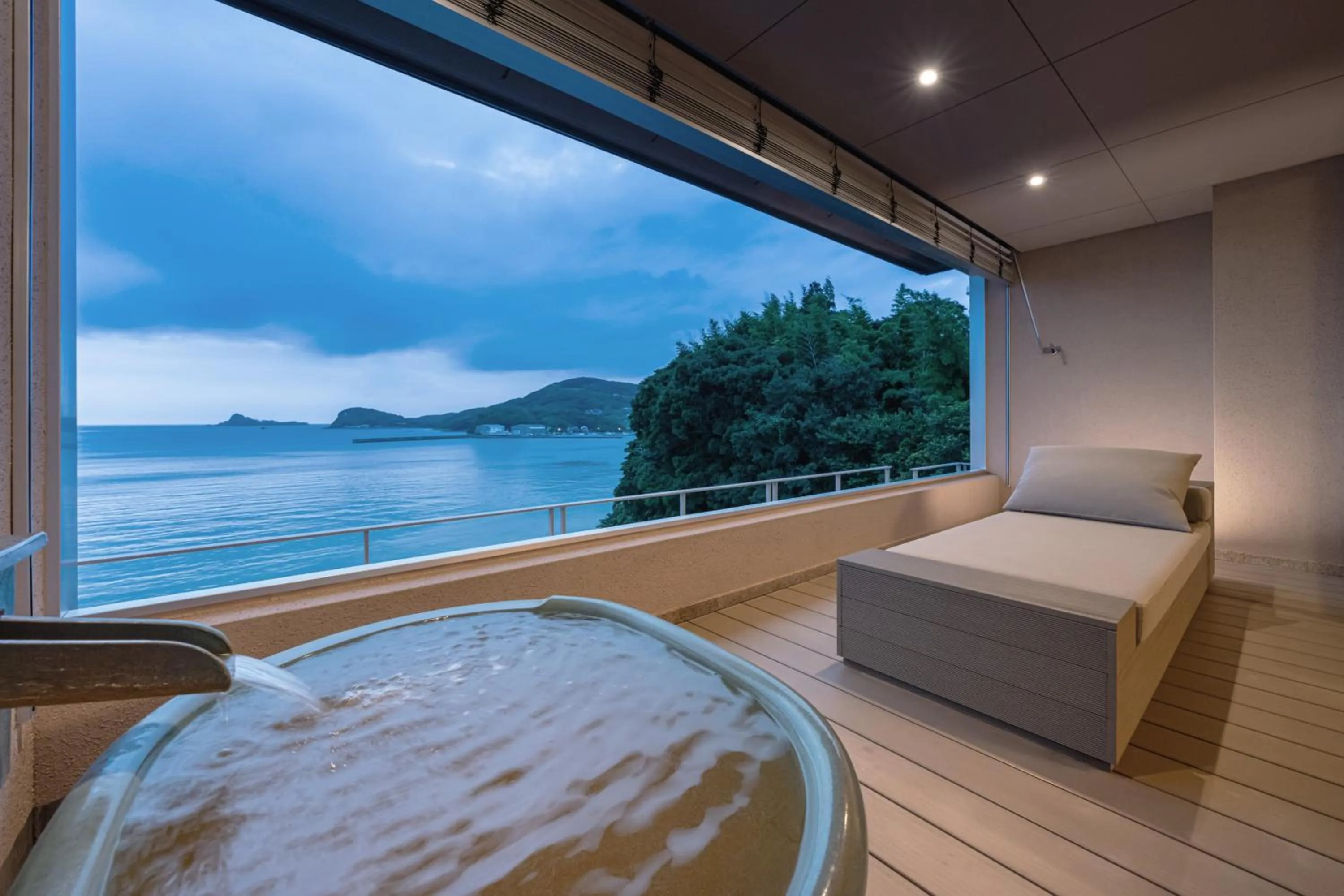 Hot Spring Bath, Bed in IKI RETREAT by Onko Chishin