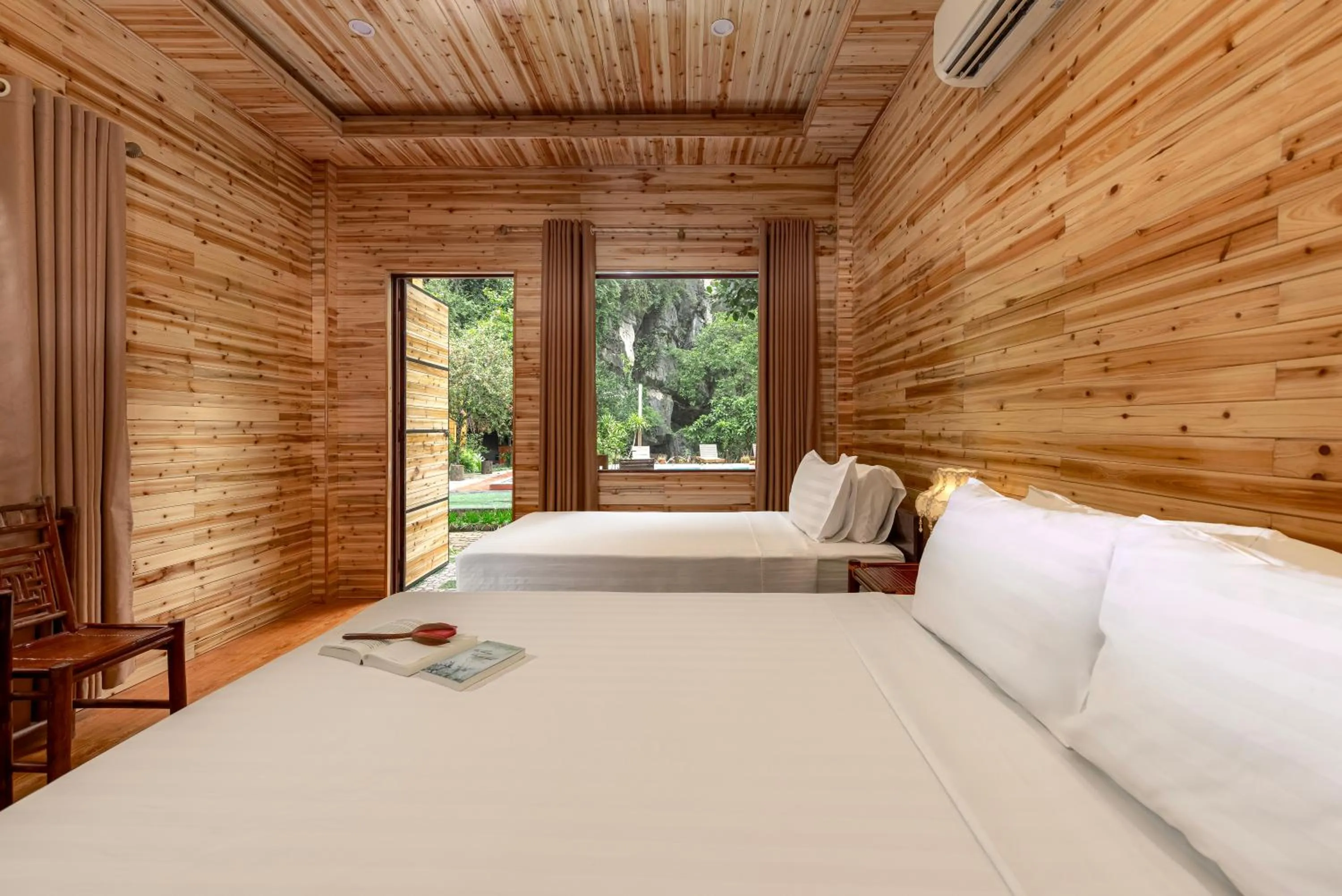 Shower, Bed in Tam Coc Rocky Bungalow