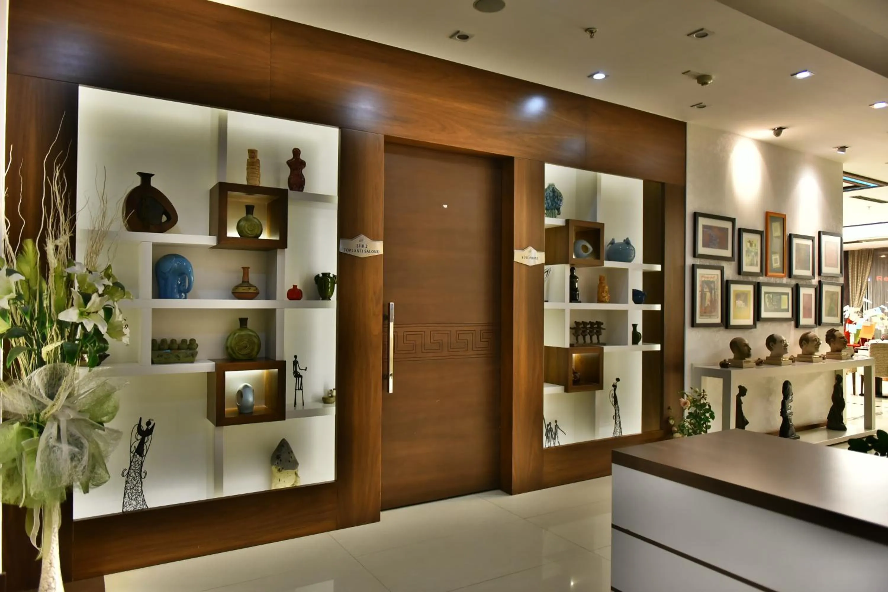 Library in Siir Boutique Hotel