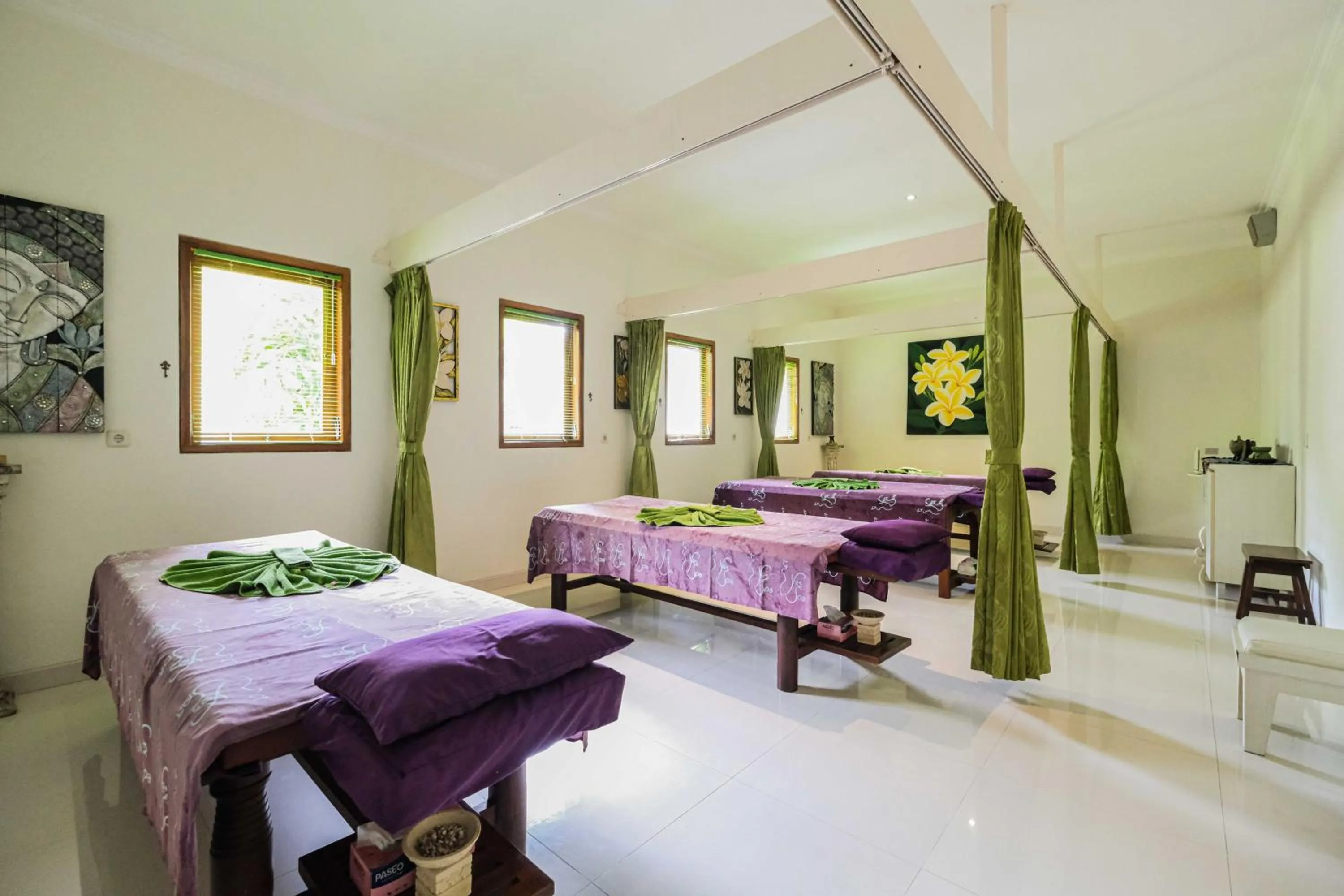 Massage, Bed in Poinciana Resort