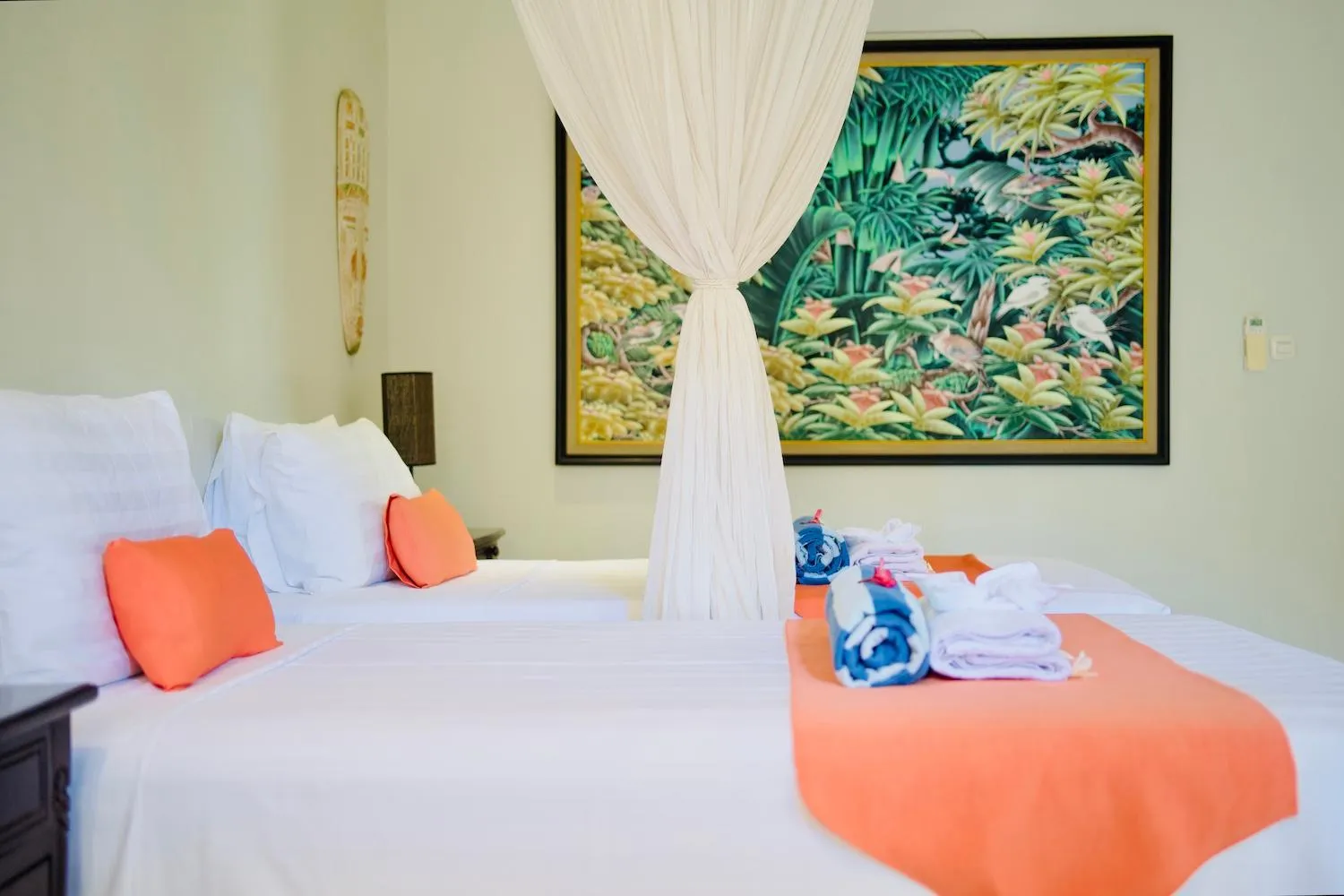 Bedroom, Bed in Poinciana Resort