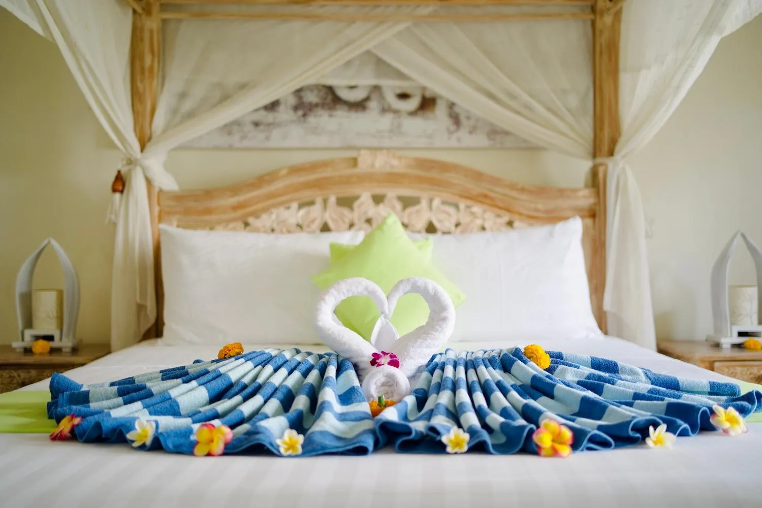 Bed in Poinciana Resort