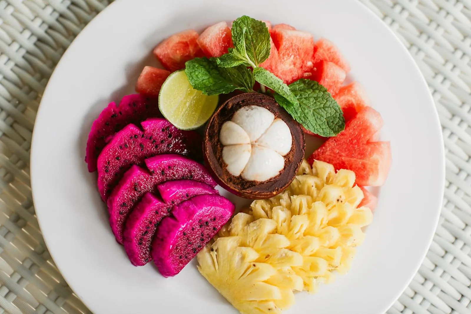 Food and drinks in Poinciana Resort