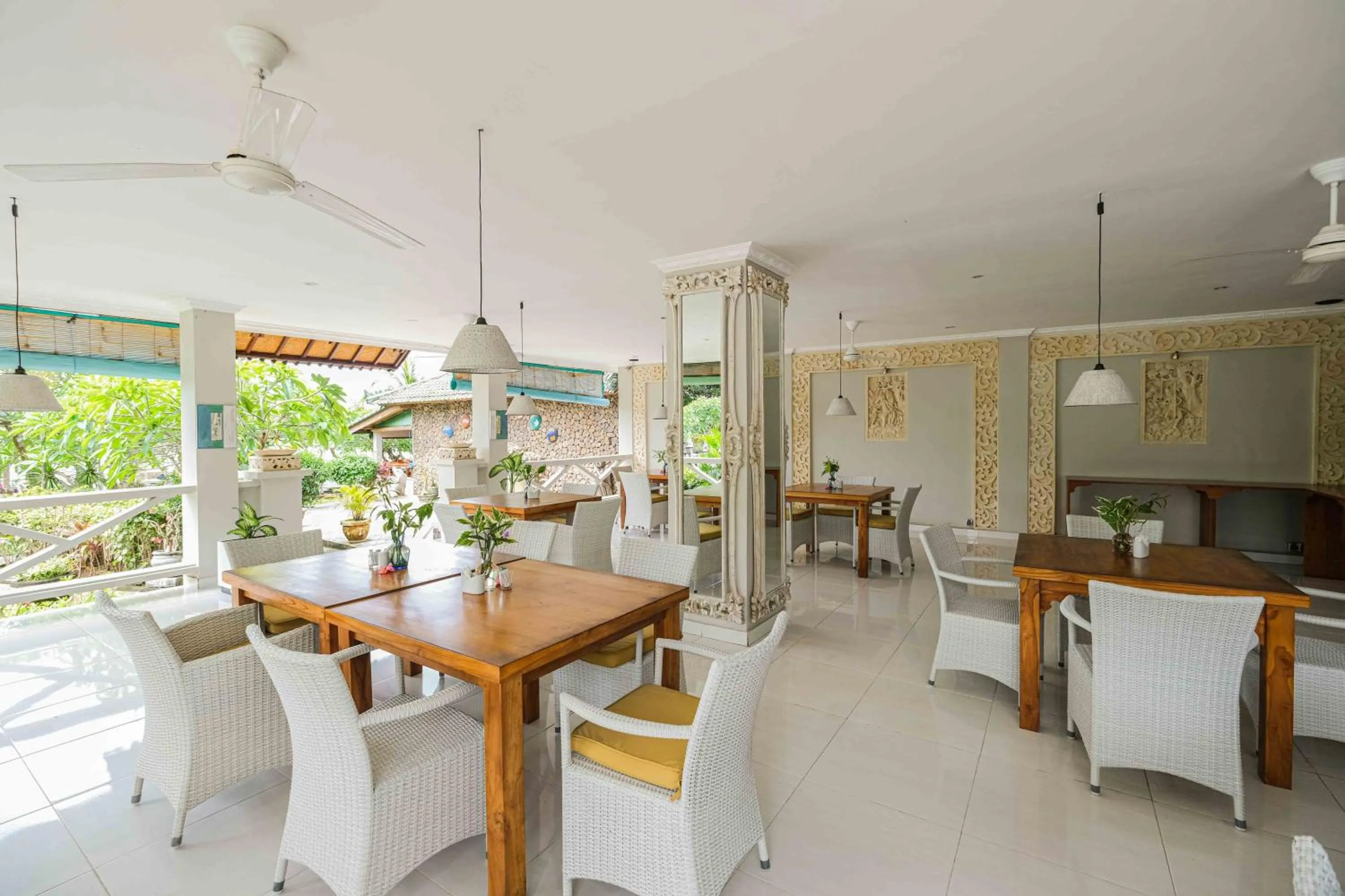 Restaurant/places to eat in Poinciana Resort