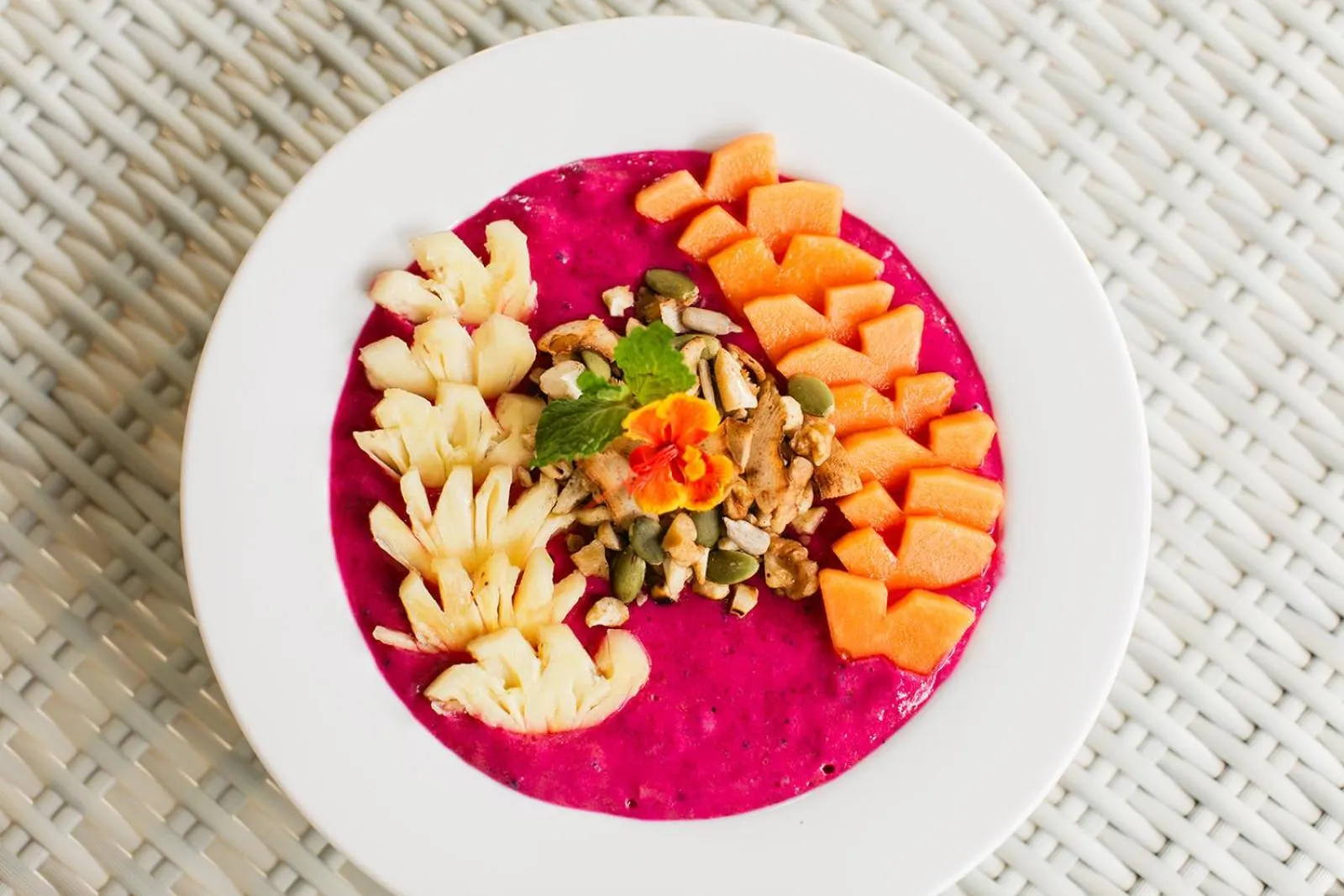 Food and drinks in Poinciana Resort