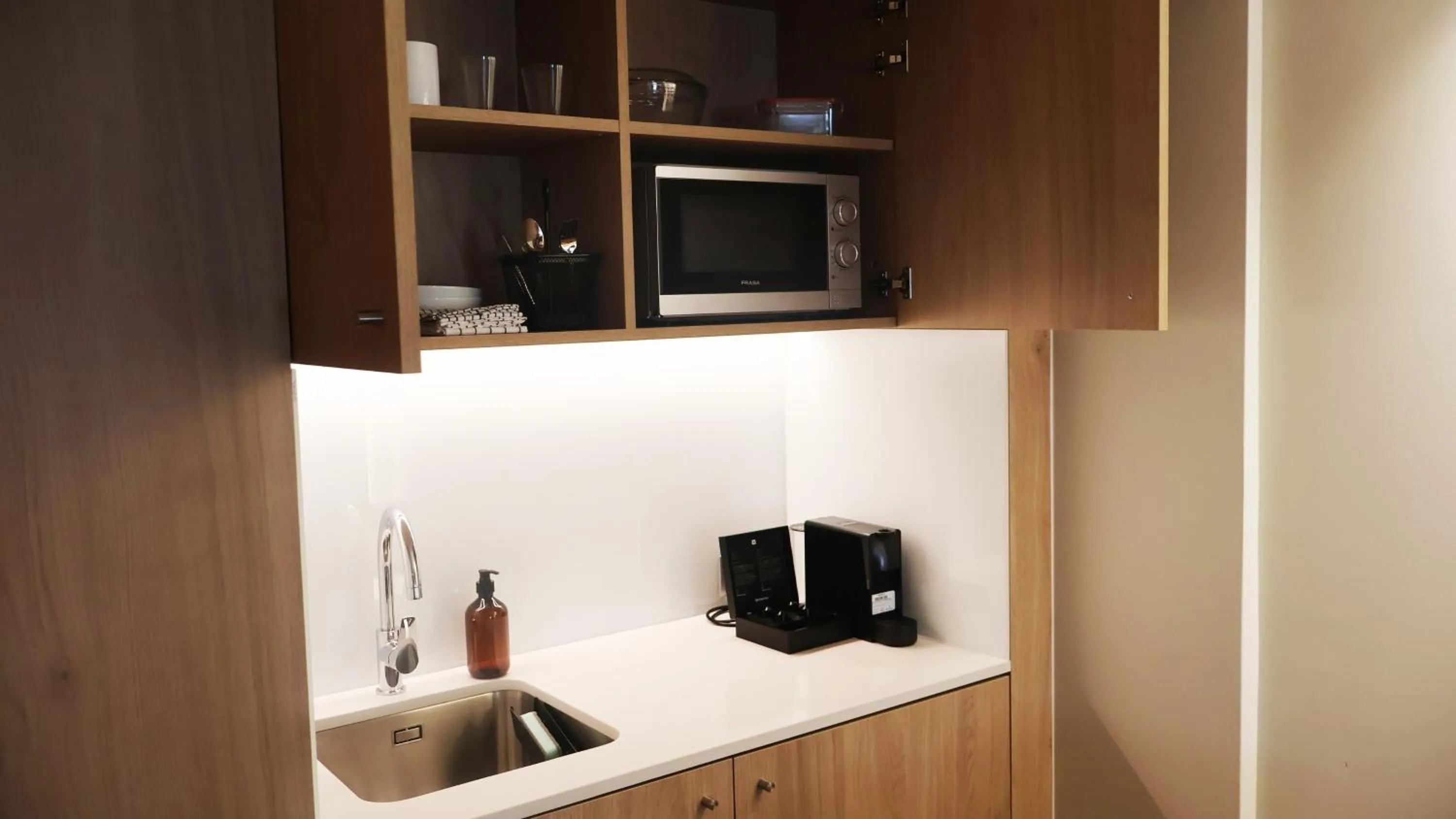 Kitchen or kitchenette in Holiday Inn Express & Suites Lisbon - Príncipe Real by IHG