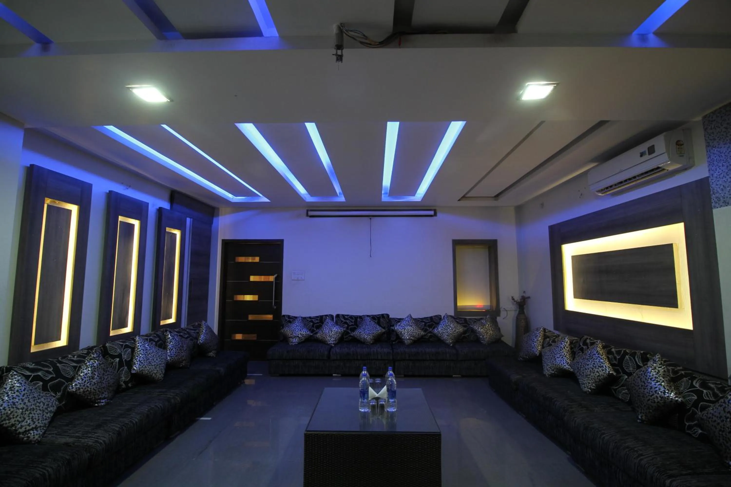 Lounge or bar in Hotel Meera