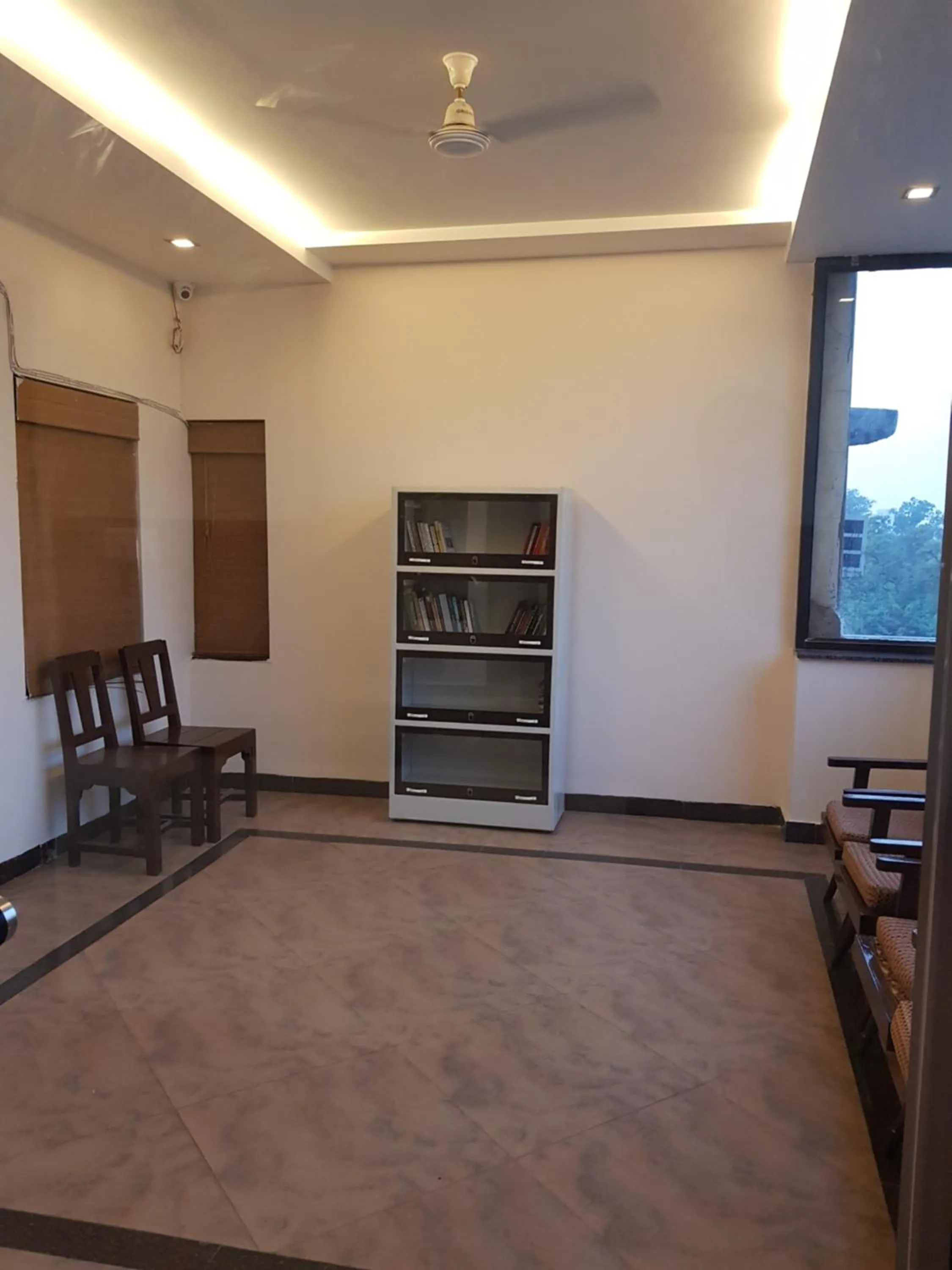 Library in Hotel Meera