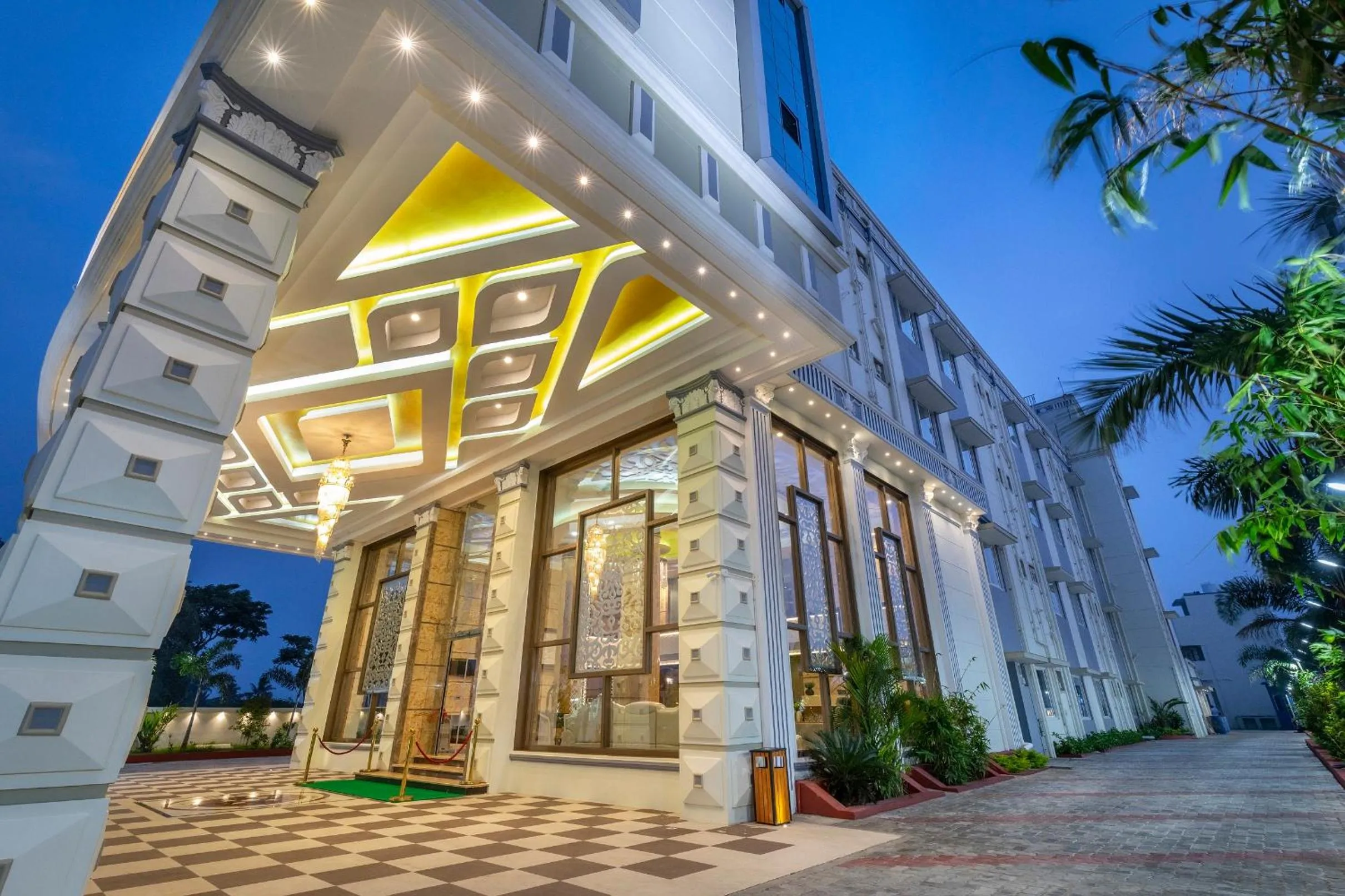 Facade/entrance in Hotel ARJUNAA