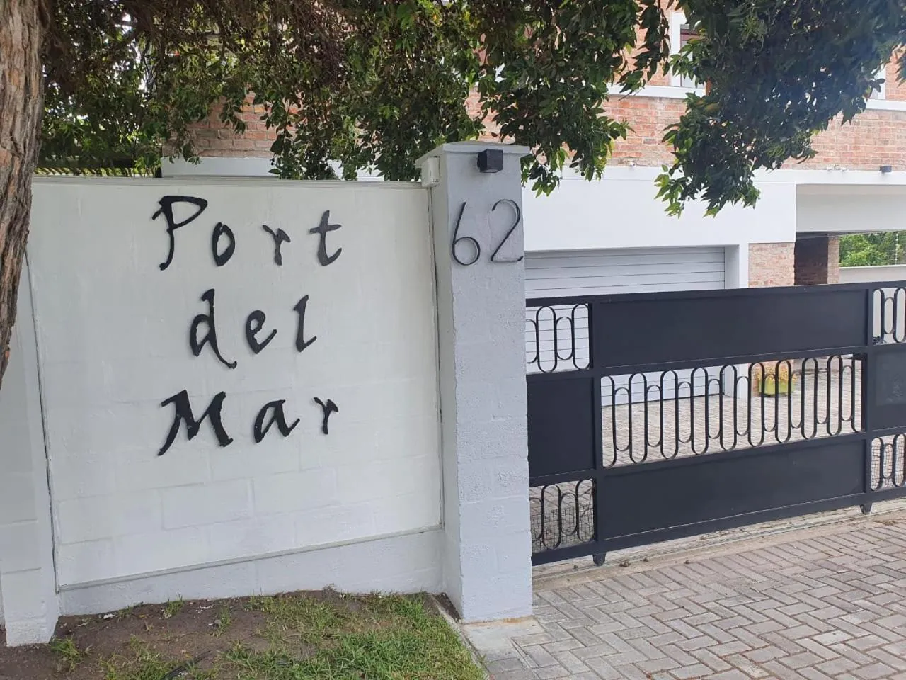 Property building in Port Del Mar Guesthouse