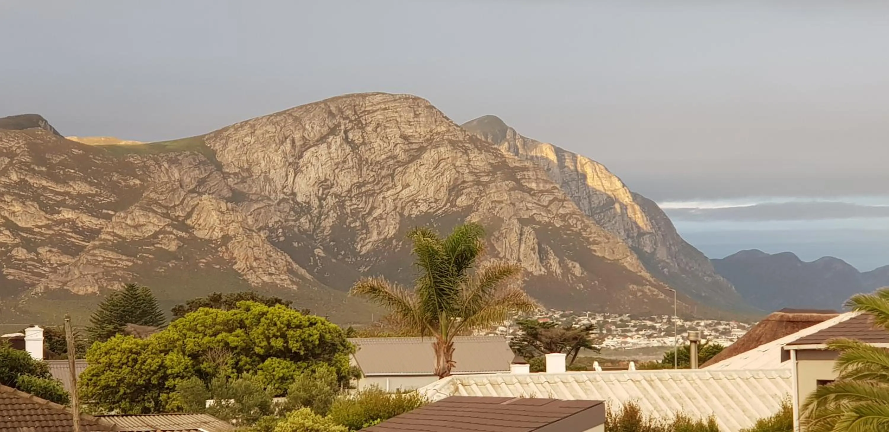 Mountain view in Port Del Mar Guesthouse