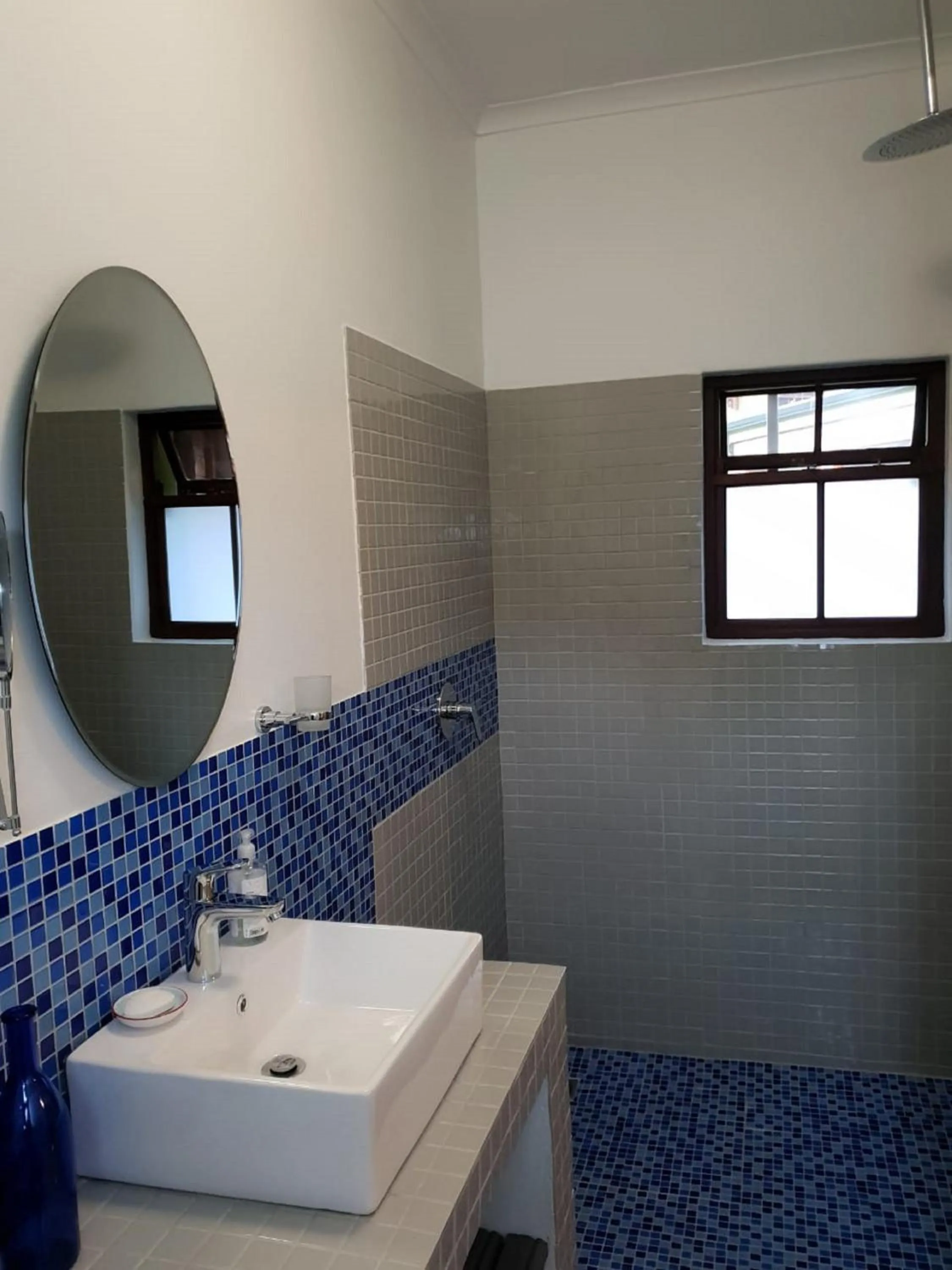 Bathroom in Port Del Mar Guesthouse