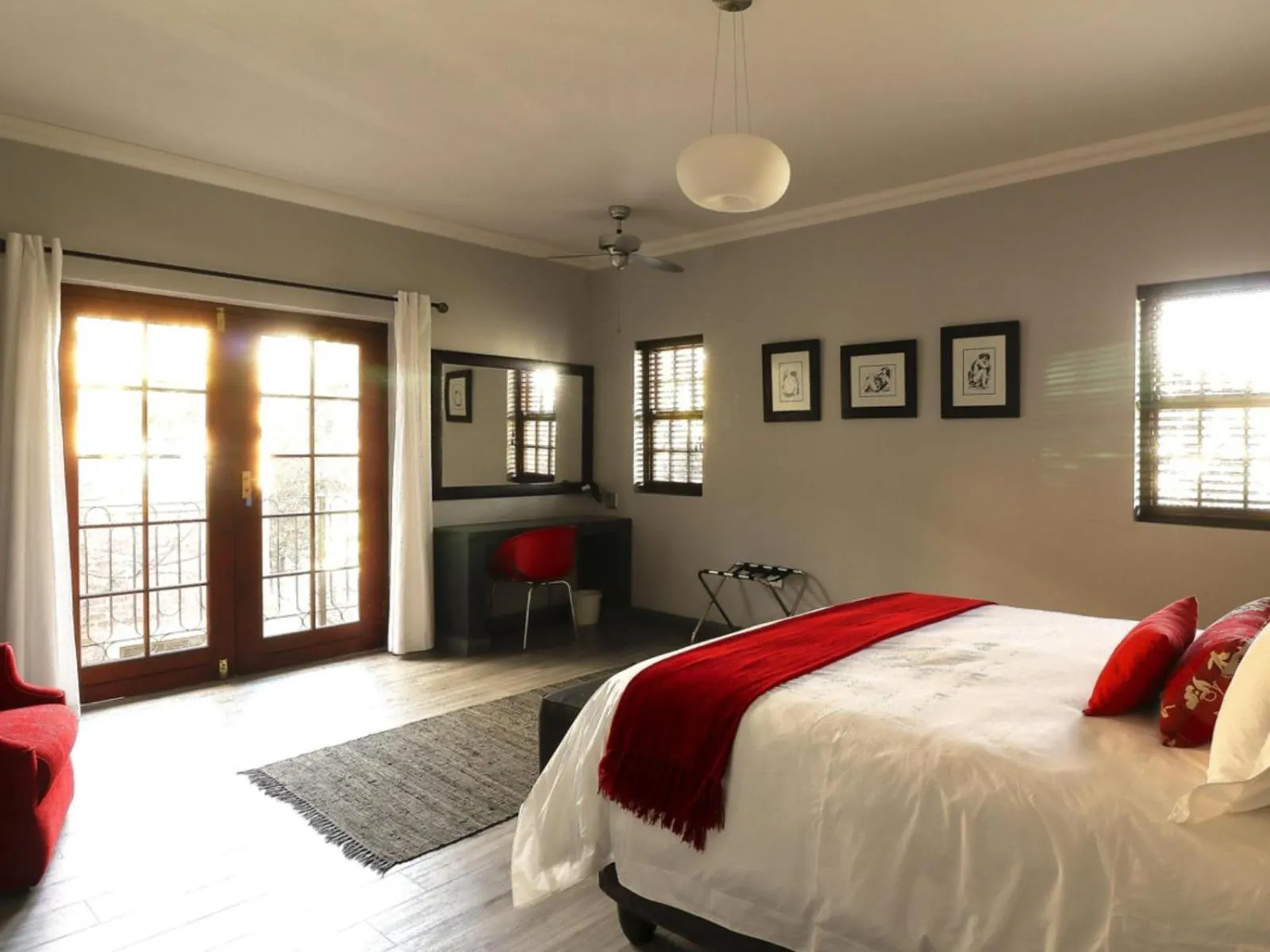 Bedroom, Bed in Port Del Mar Guesthouse