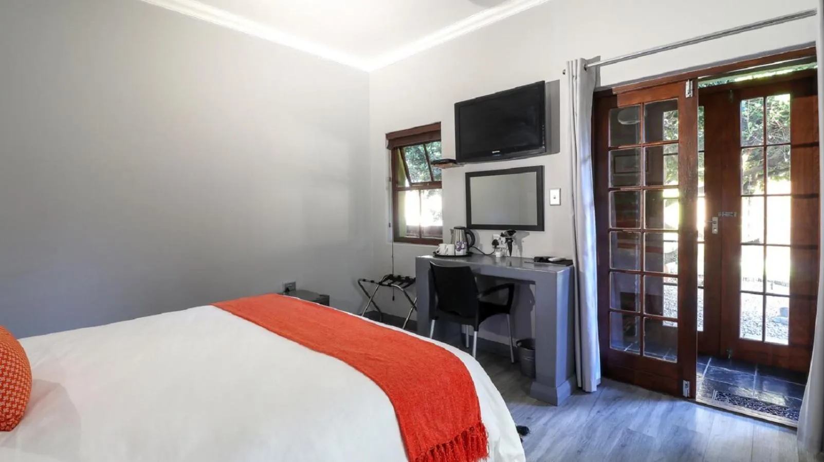 Bedroom, Bed in Port Del Mar Guesthouse