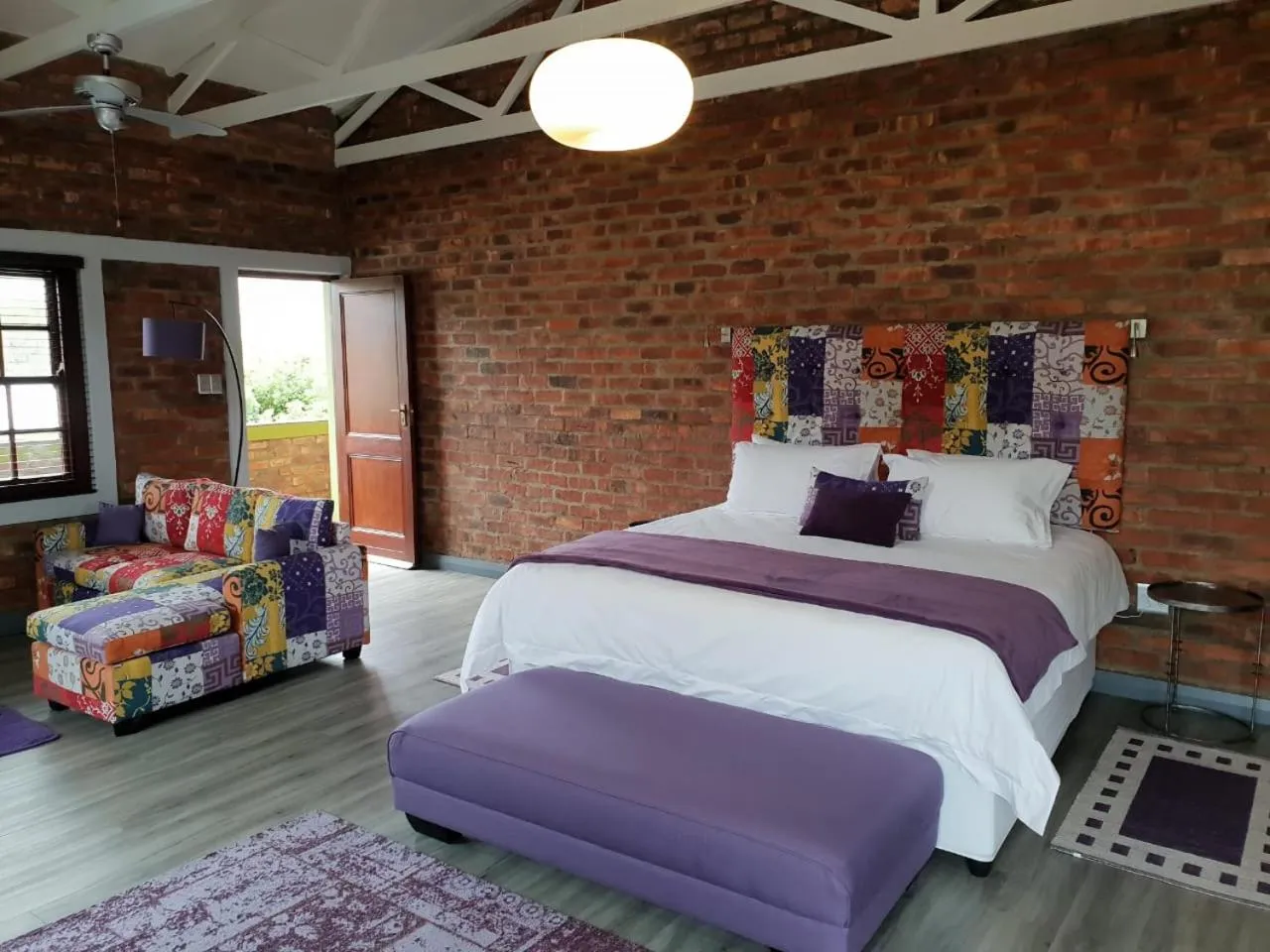 Photo of the whole room, Bed in Port Del Mar Guesthouse