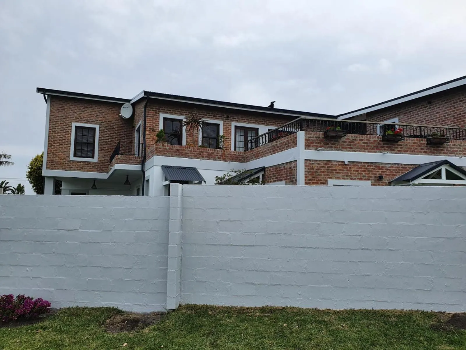 Property building in Port Del Mar Guesthouse