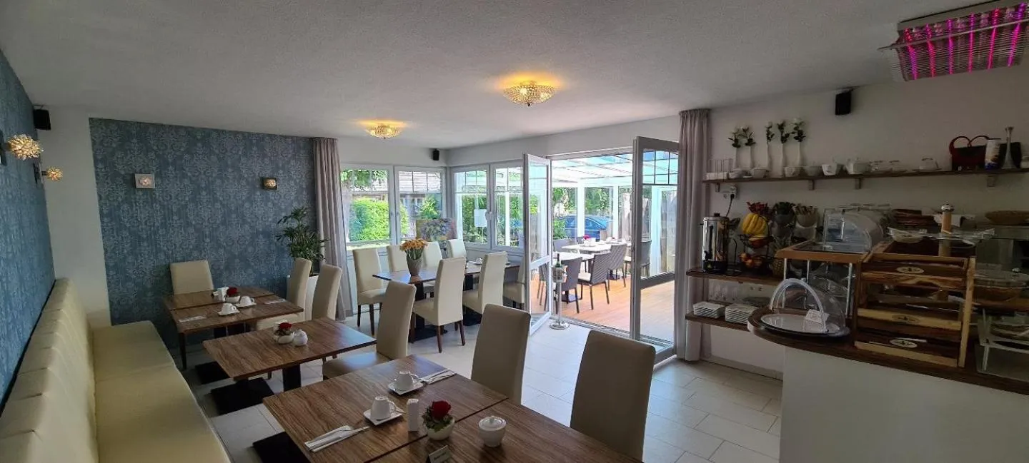 Buffet breakfast in Pension Amo Marem