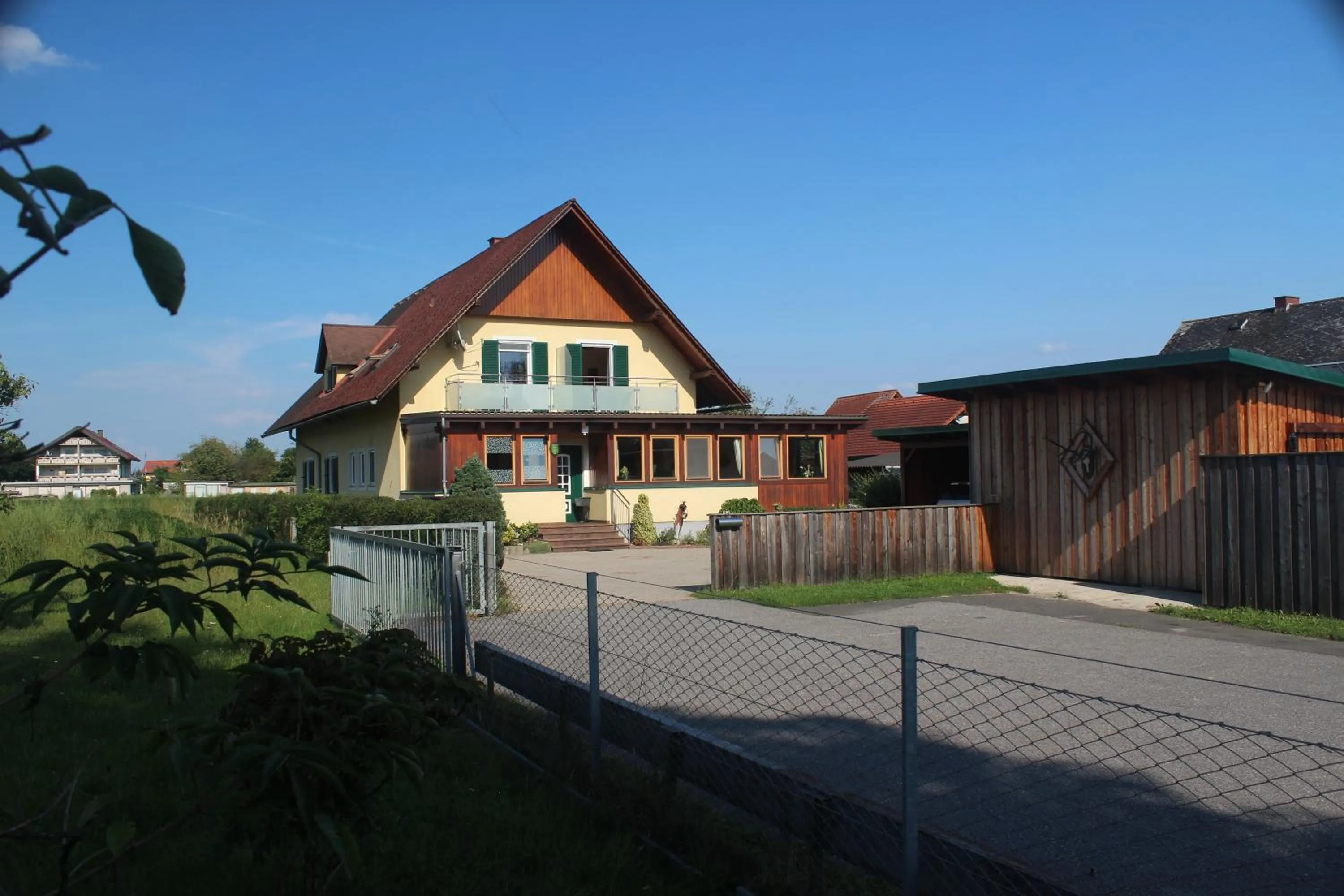 Facade/entrance in Gästehaus Christa ****