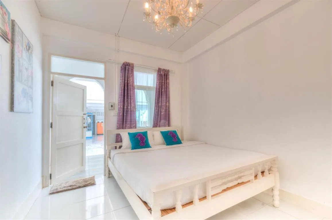 Bed in Khao Tao Beach Lodge Old Siam