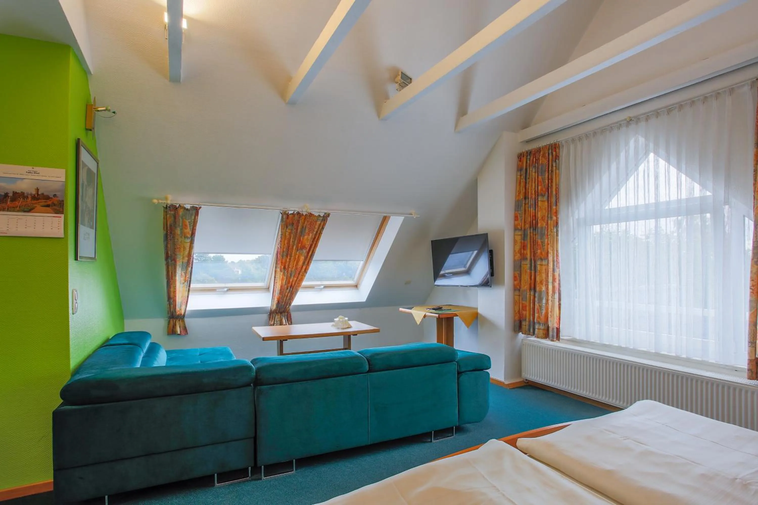 TV and multimedia, Bed in Hotel Ideal