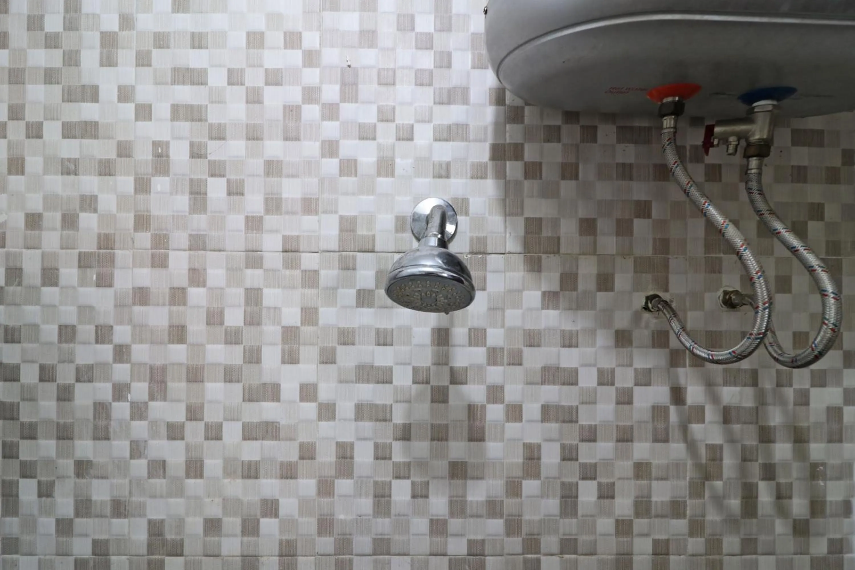 Bathroom in Inkubus Gateway Apartment Ahmad Yani by Ridwan