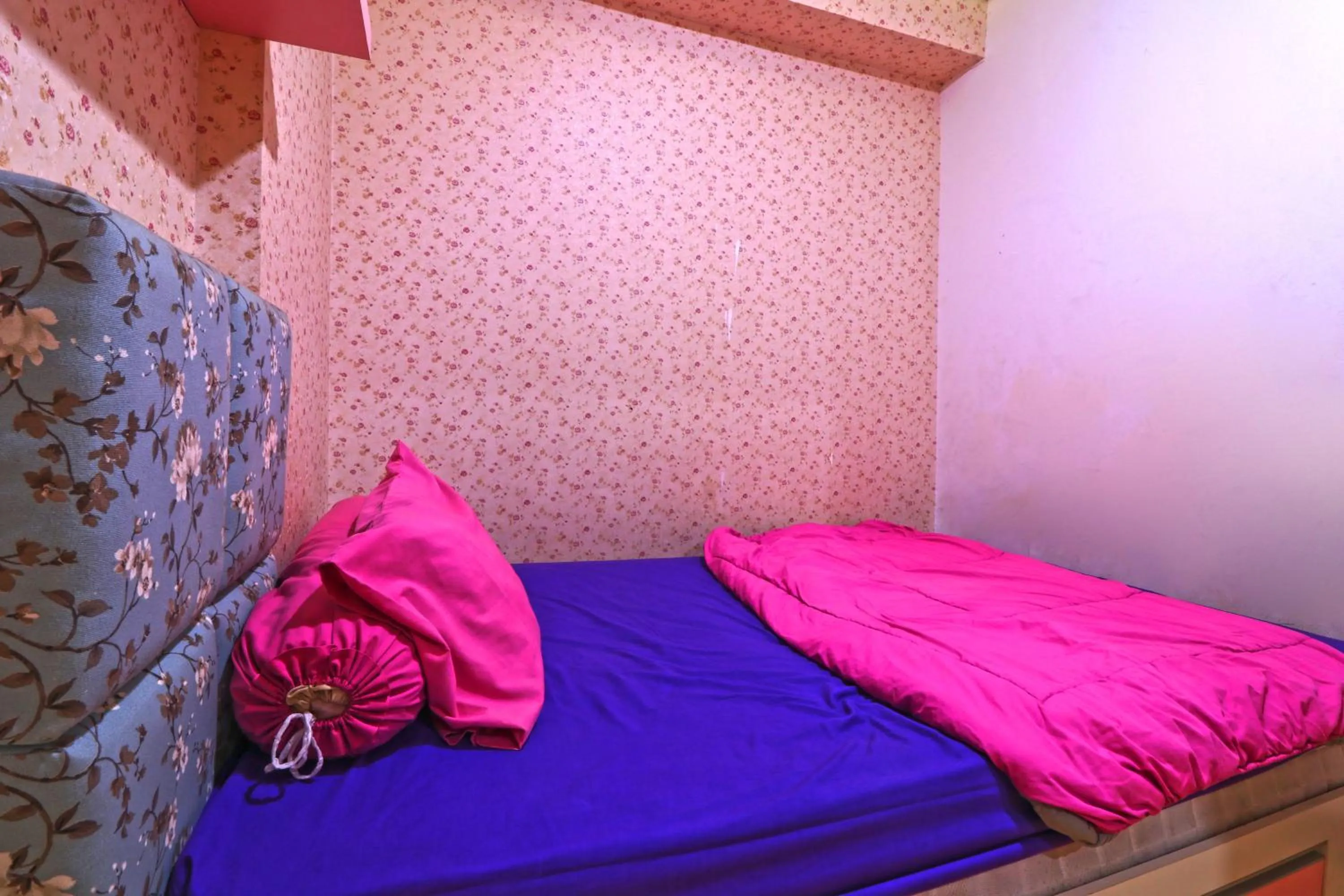 Bed in Inkubus Gateway Apartment Ahmad Yani by Ridwan