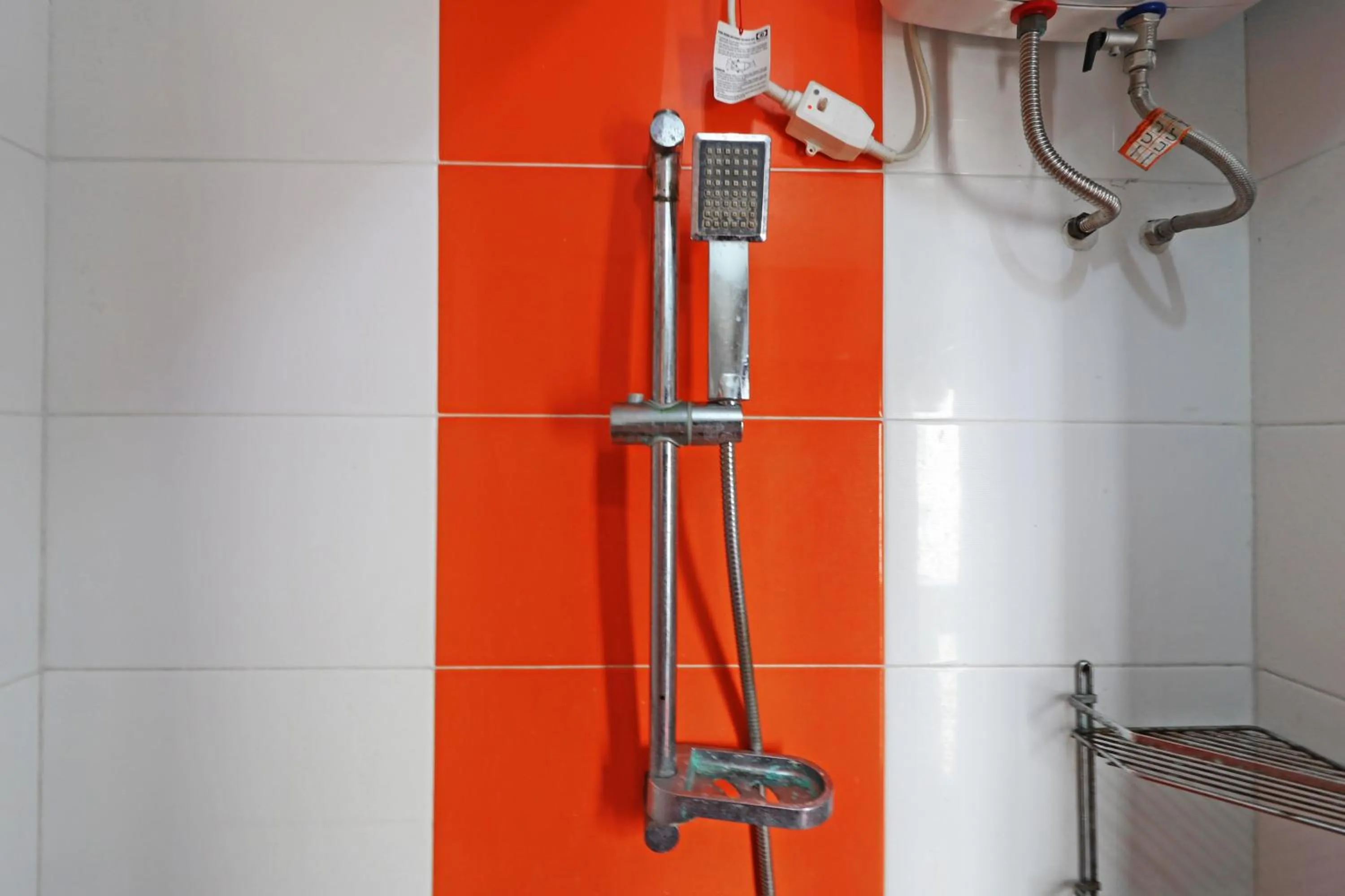 Shower in Inkubus Gateway Apartment Ahmad Yani by Ridwan