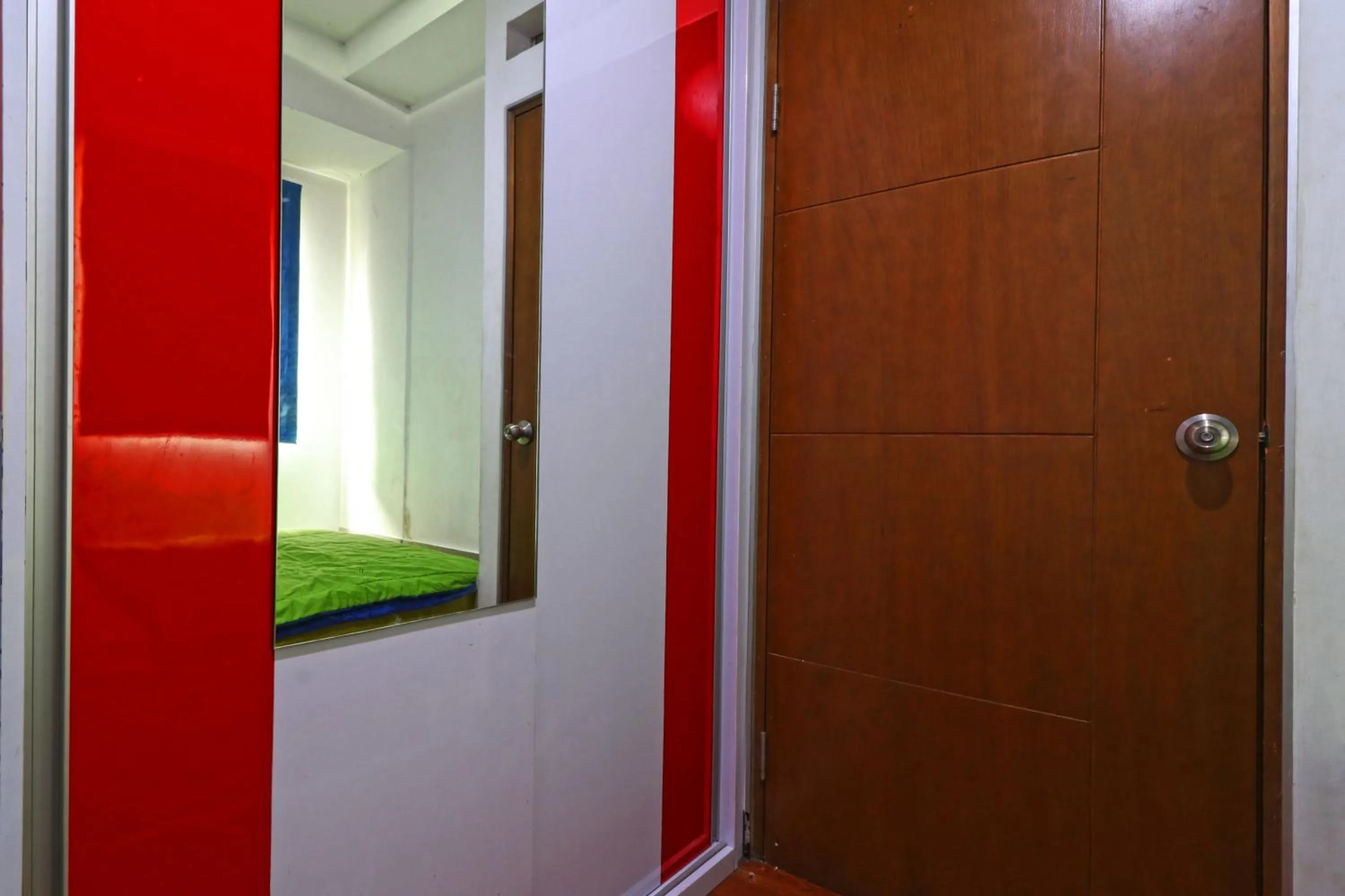 Bathroom in Inkubus Gateway Apartment Ahmad Yani by Ridwan