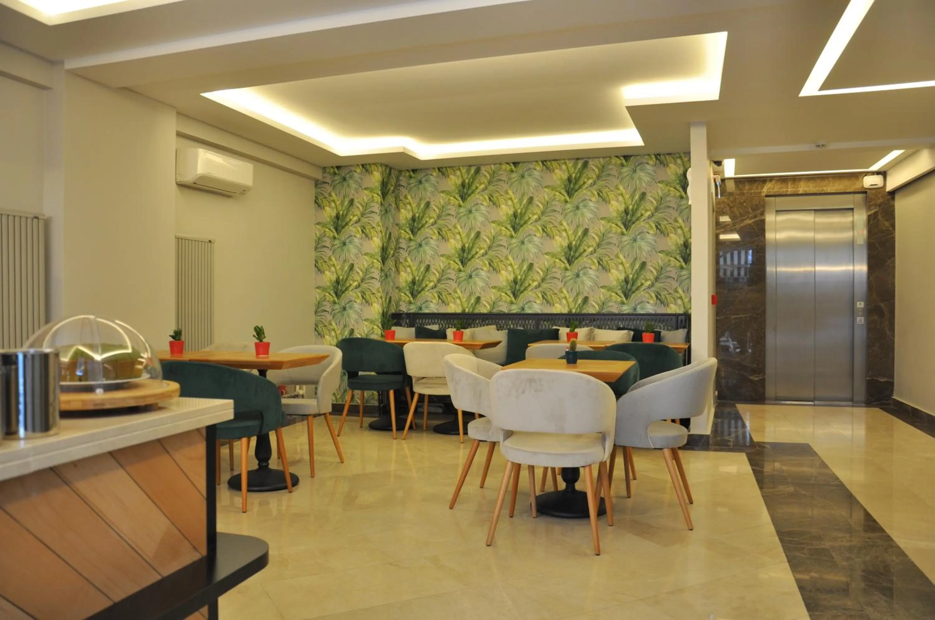 Restaurant/places to eat in Centrum Suites İstanbul