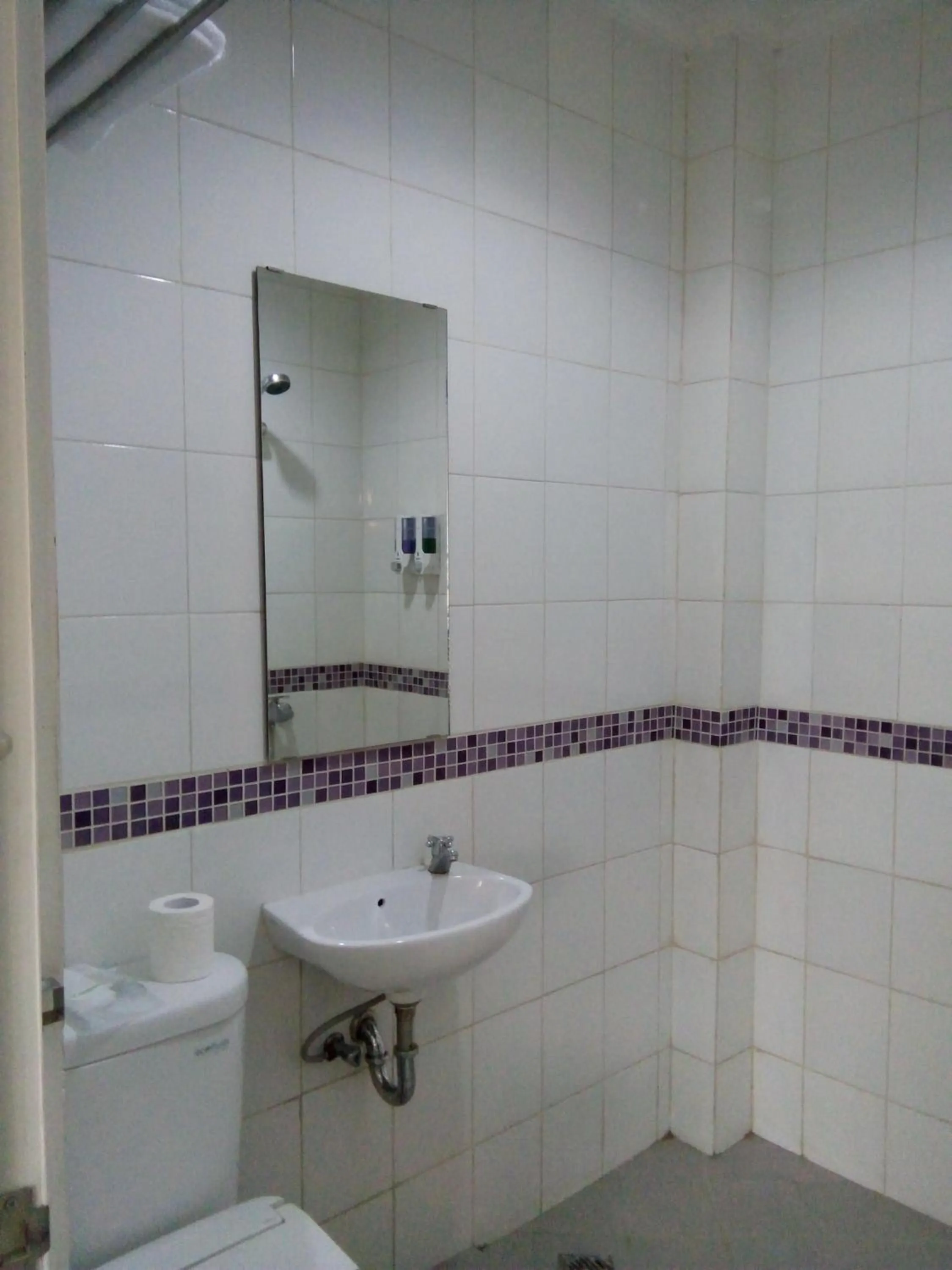 Ethan Hotel Kelapa Gading