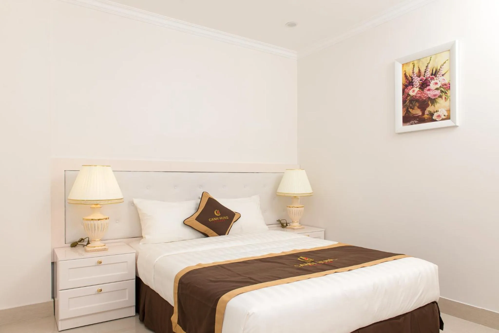 Bed in Canh Hung Palace