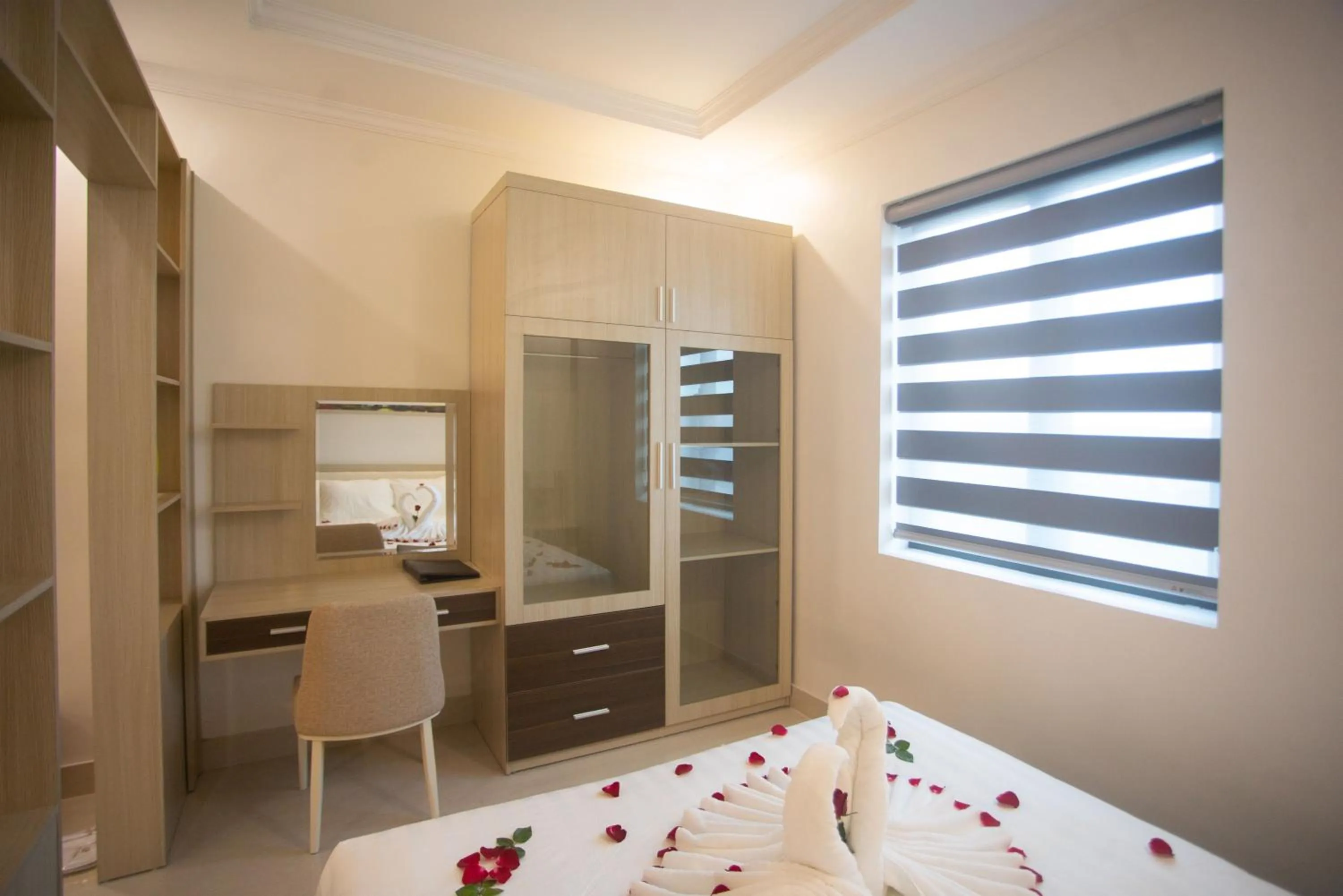 Bed in Canh Hung Palace