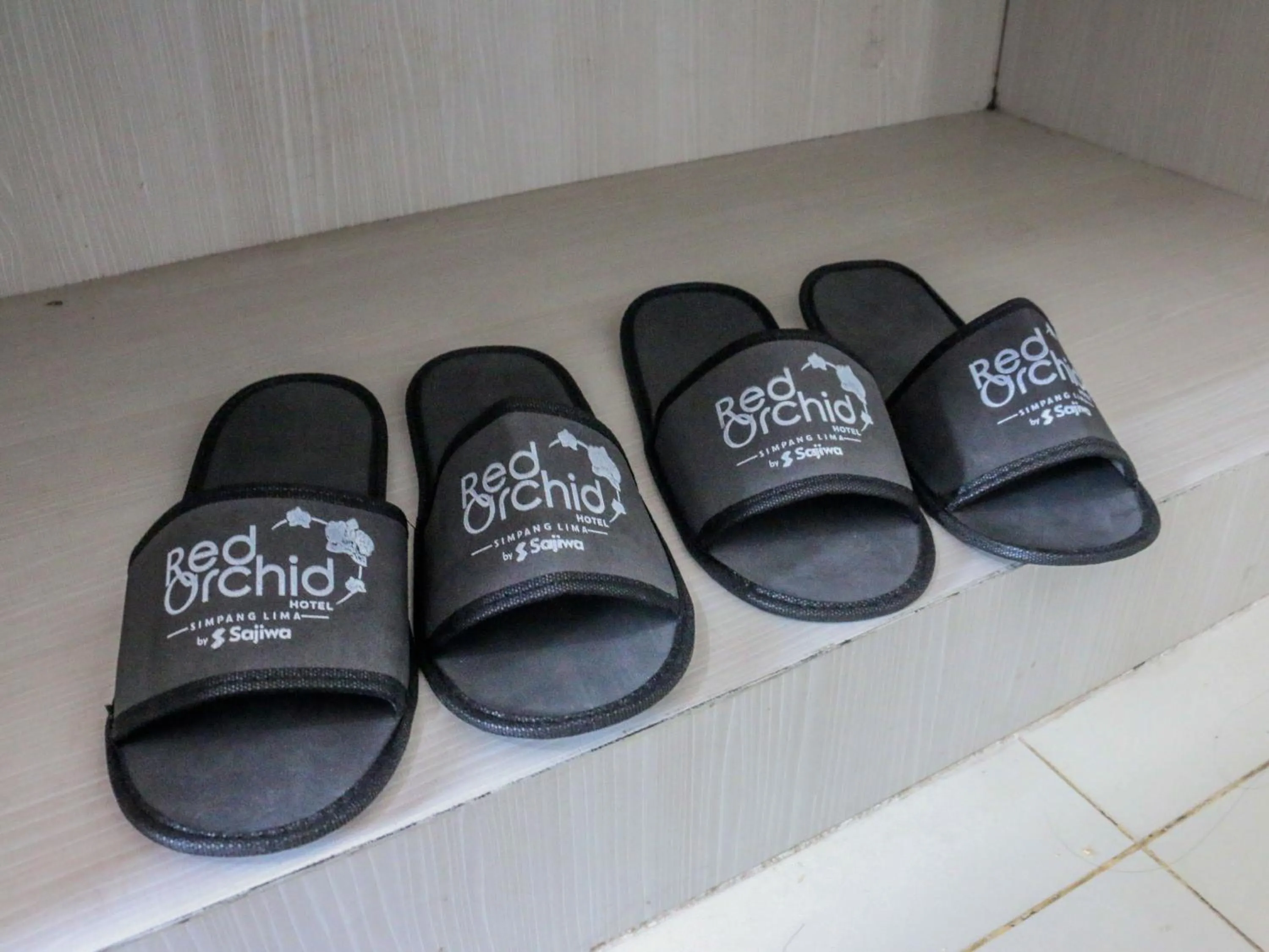 Red Orchid Hotel by Sajiwa