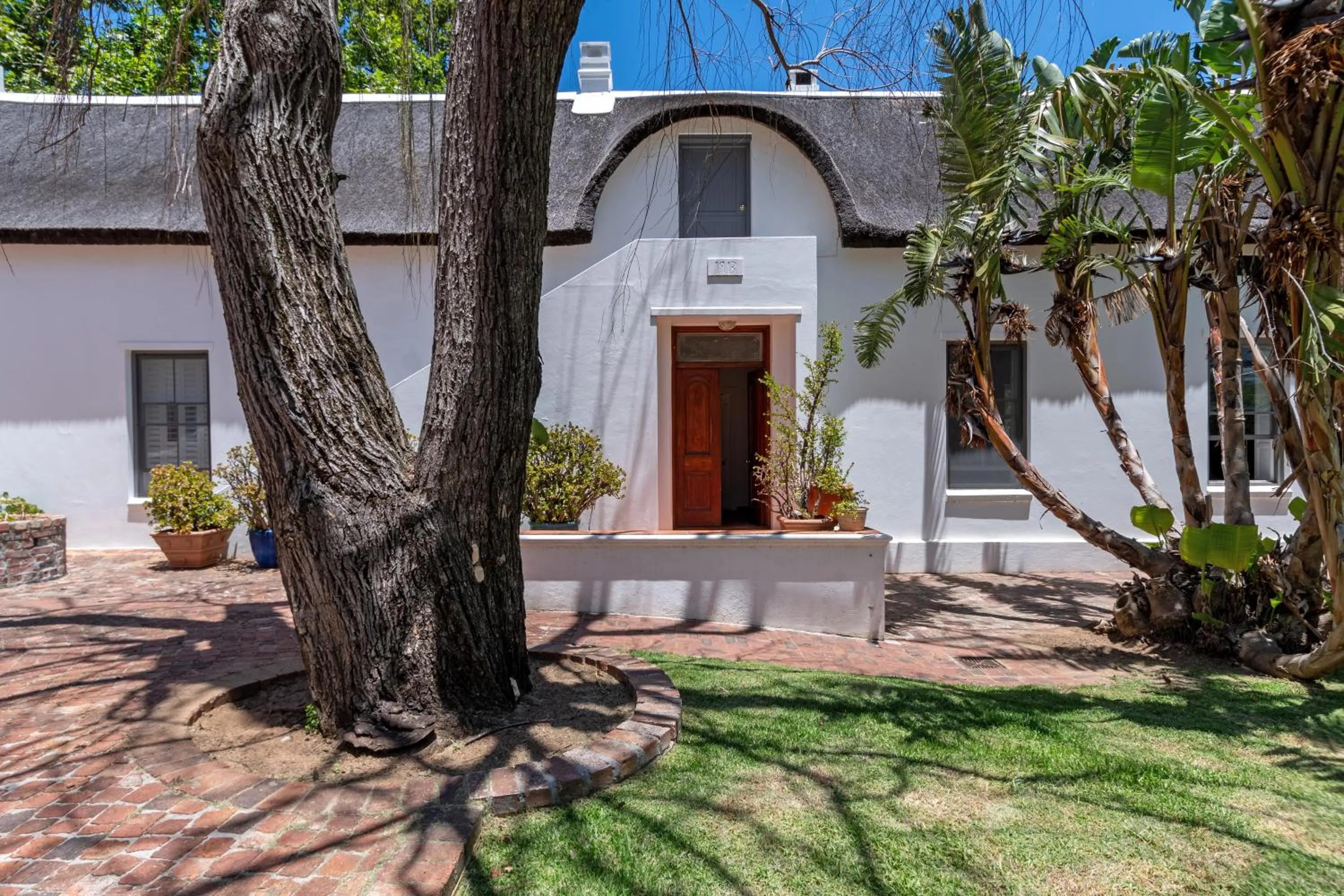 Property building in Mont Angelis