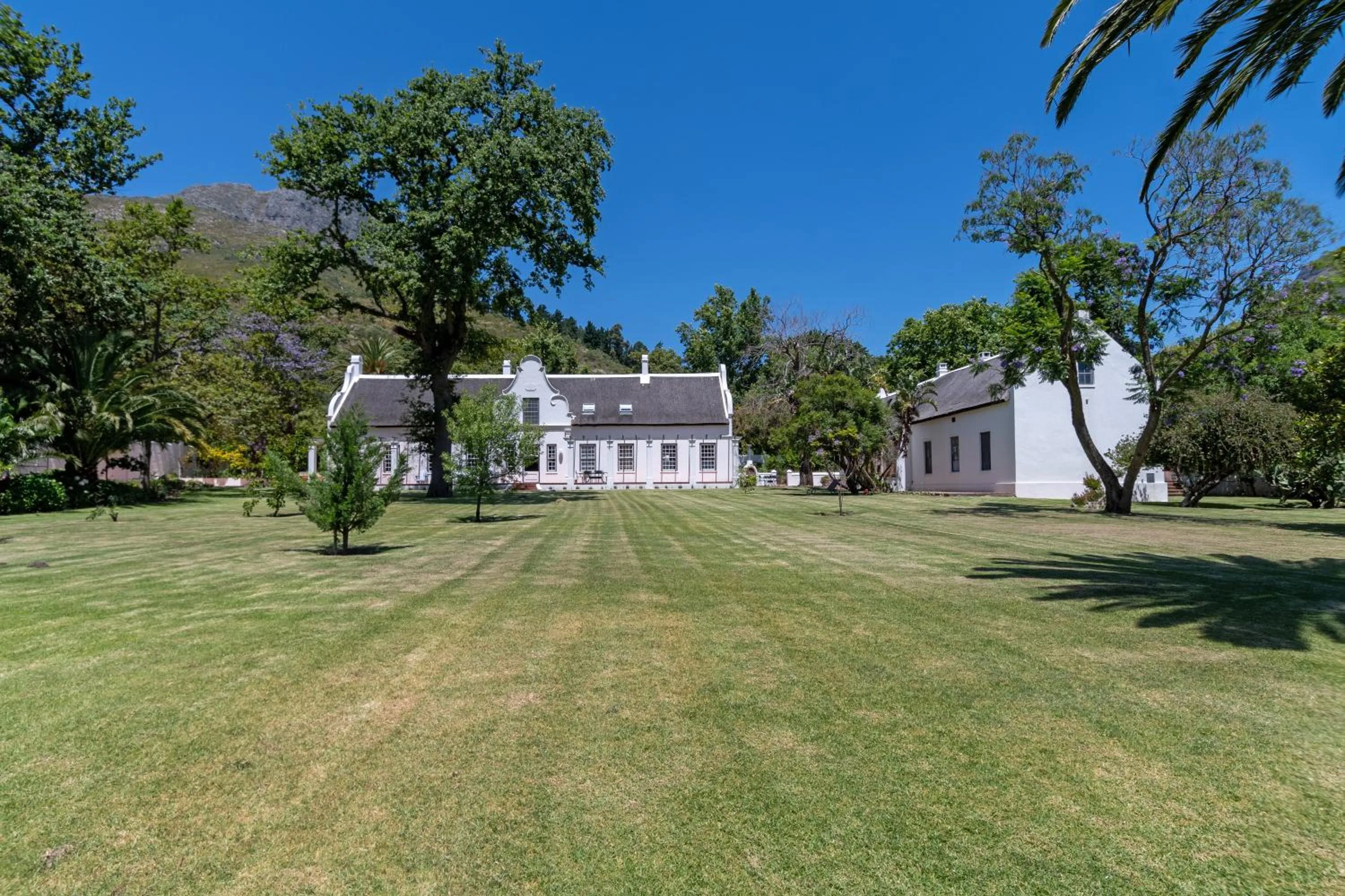 Property building in Mont Angelis