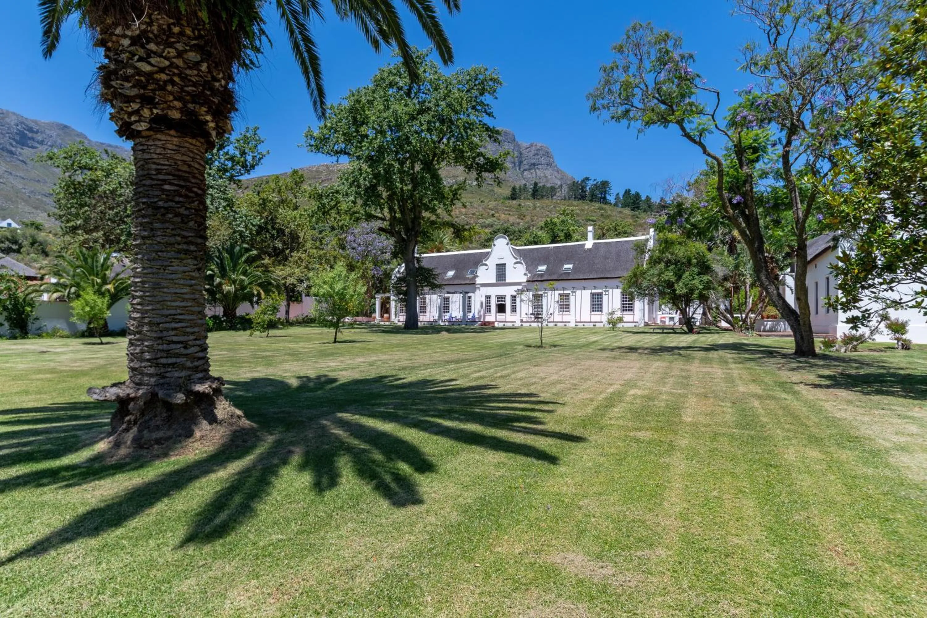 Property building in Mont Angelis