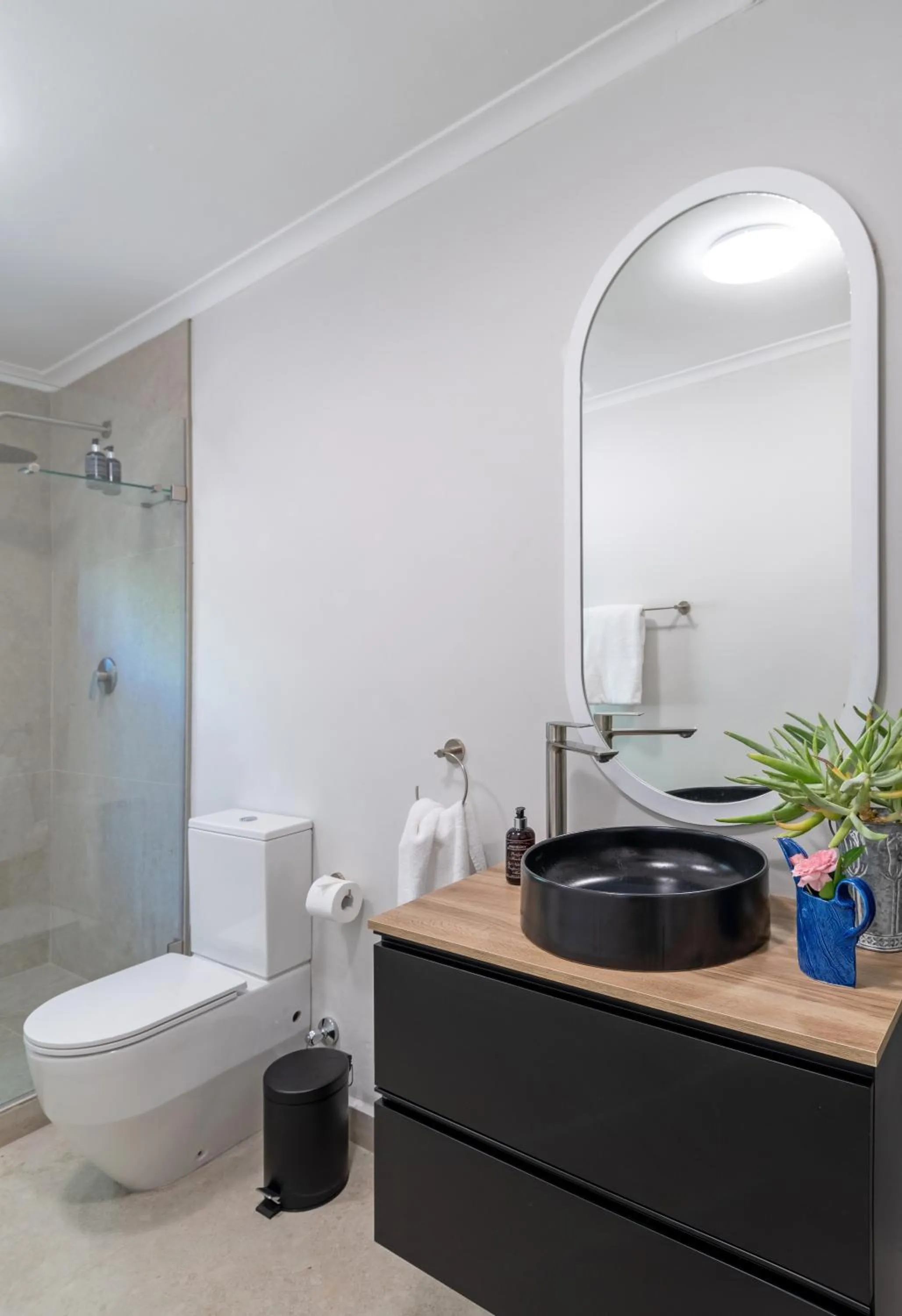 Shower in Mont Angelis