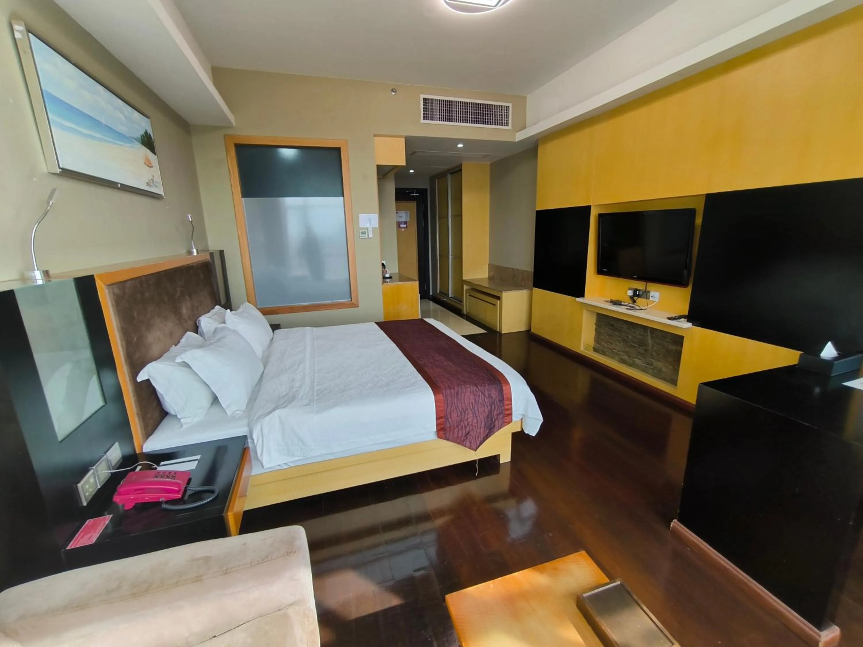 Photo of the whole room, Bed in Meritz Hotel