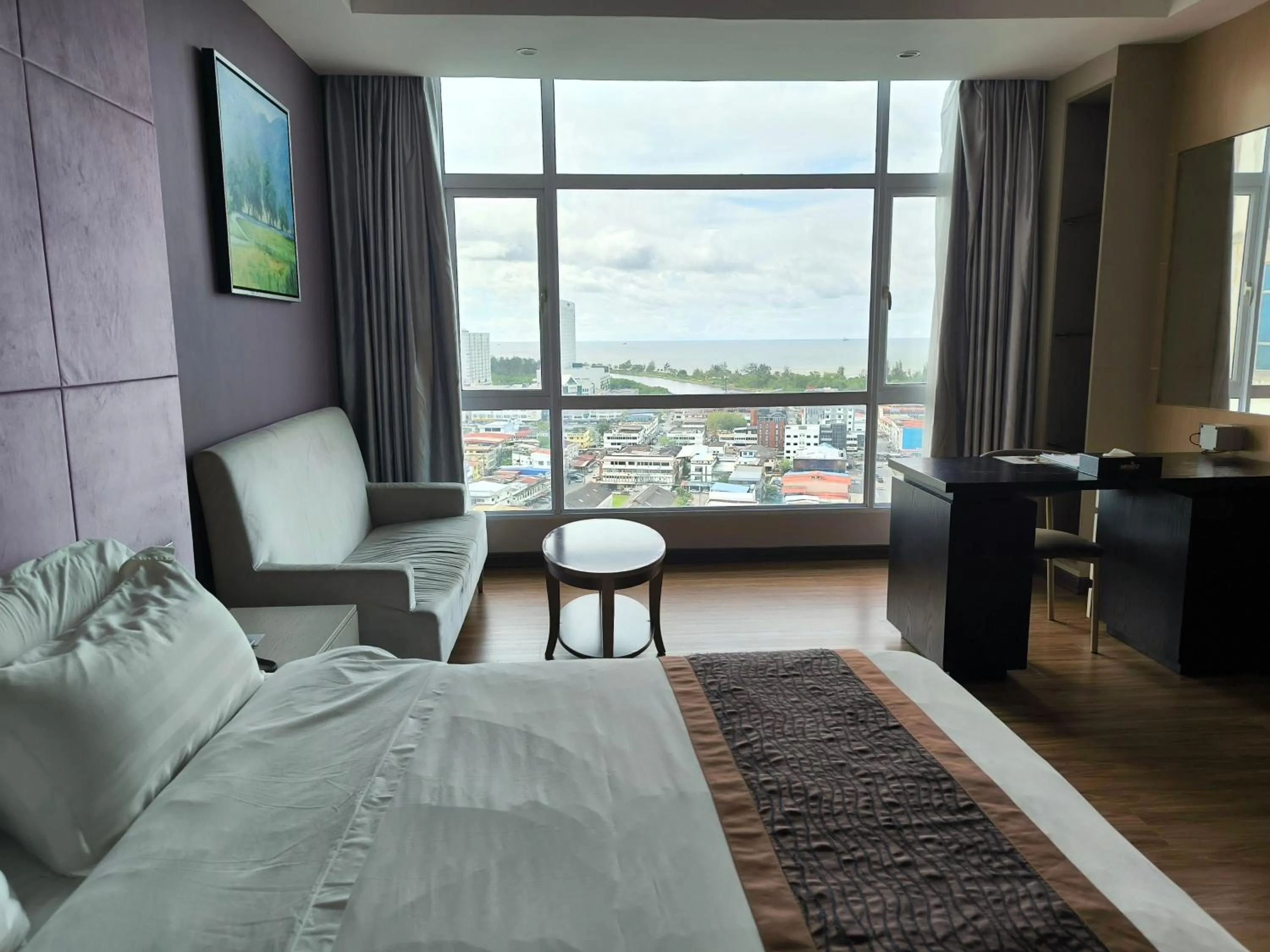 View (from property/room), Bed in Meritz Hotel